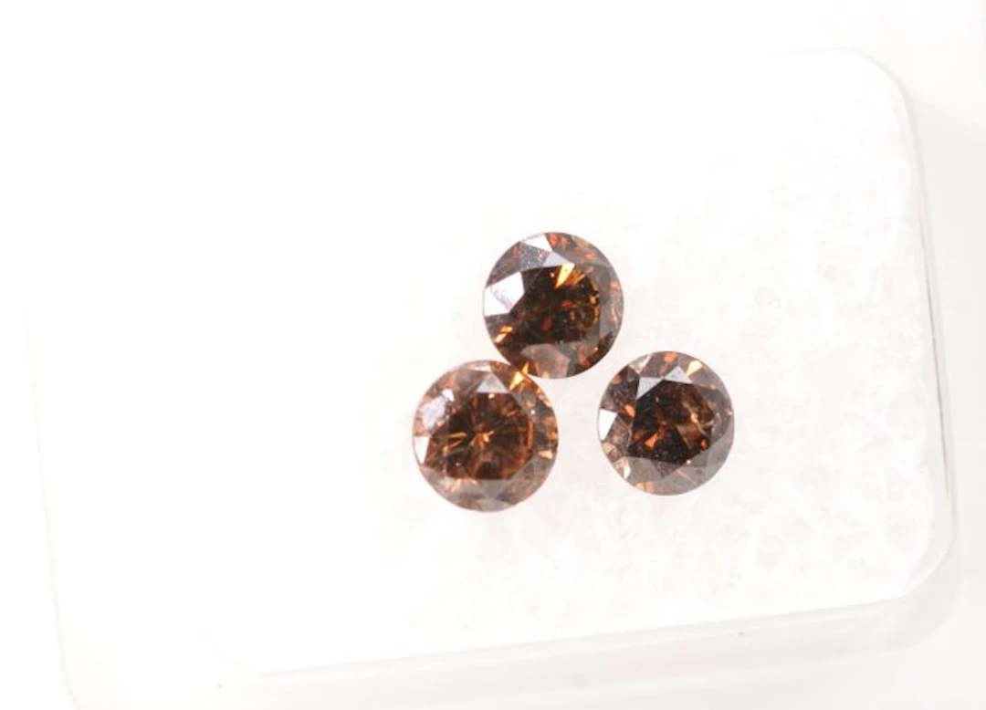 3 pcs Diamond (Natural coloured) - 0.87 ct - Round...