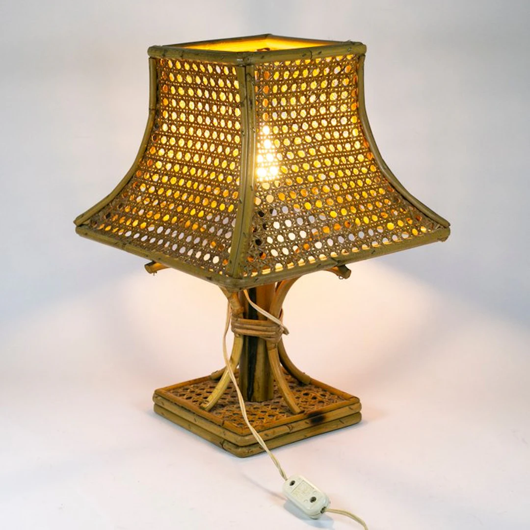 Table lamp - Vintage 1960s table lamp in rattan and wicker – flared