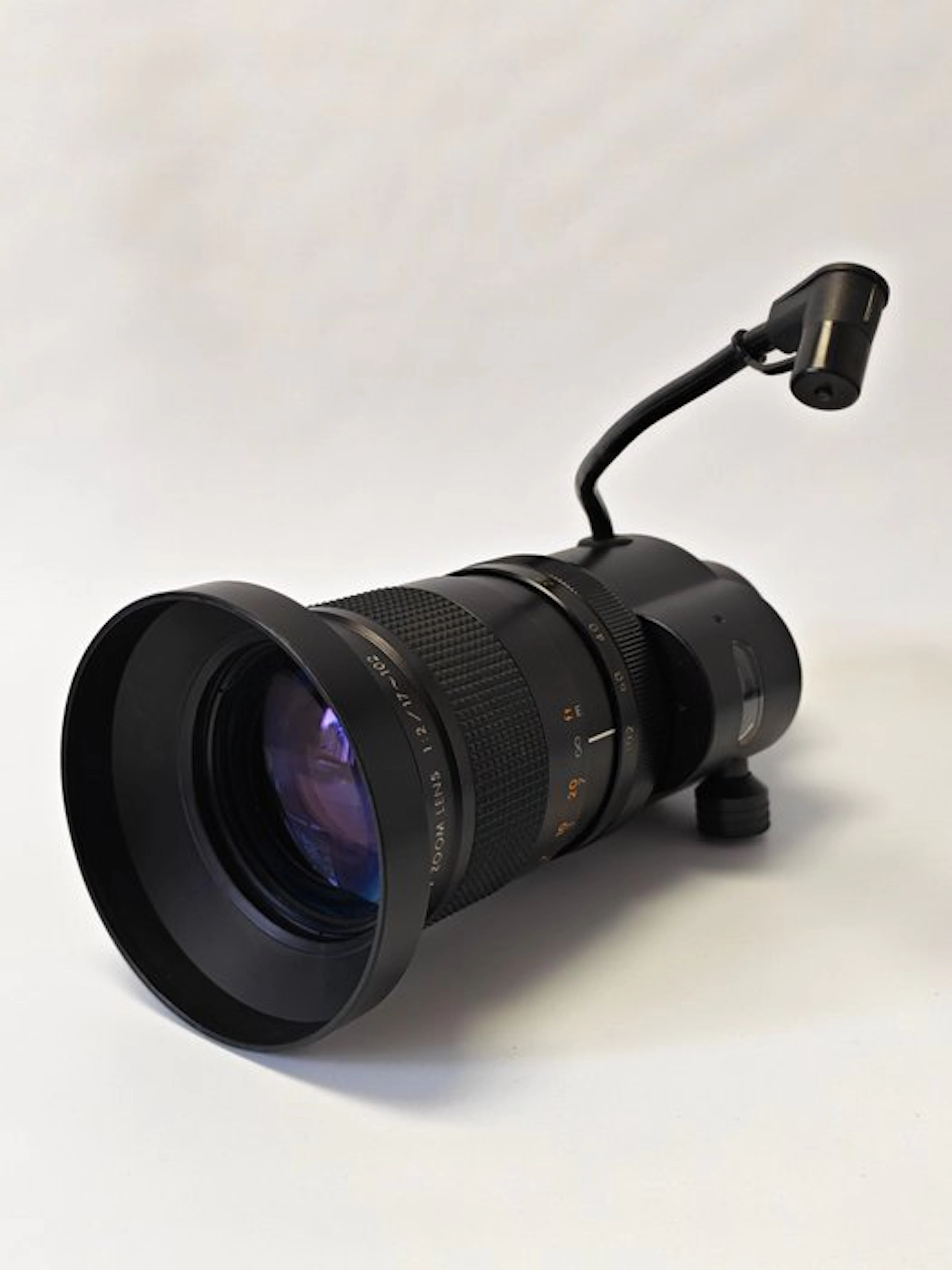 Canon COLOR TV ZOOM LENS 1:2/17~102 Camera lens
