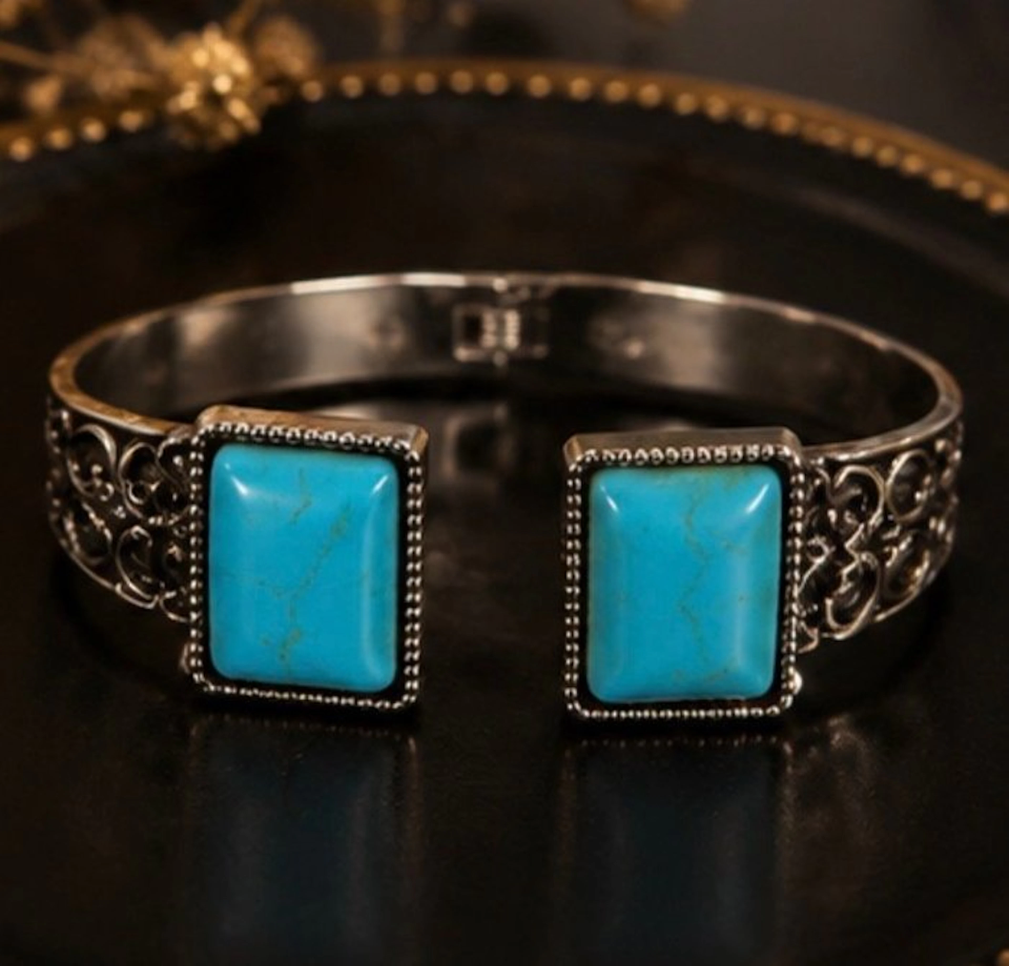 Elegant Turquoise Cuff Bracelet Double cabouchon–...