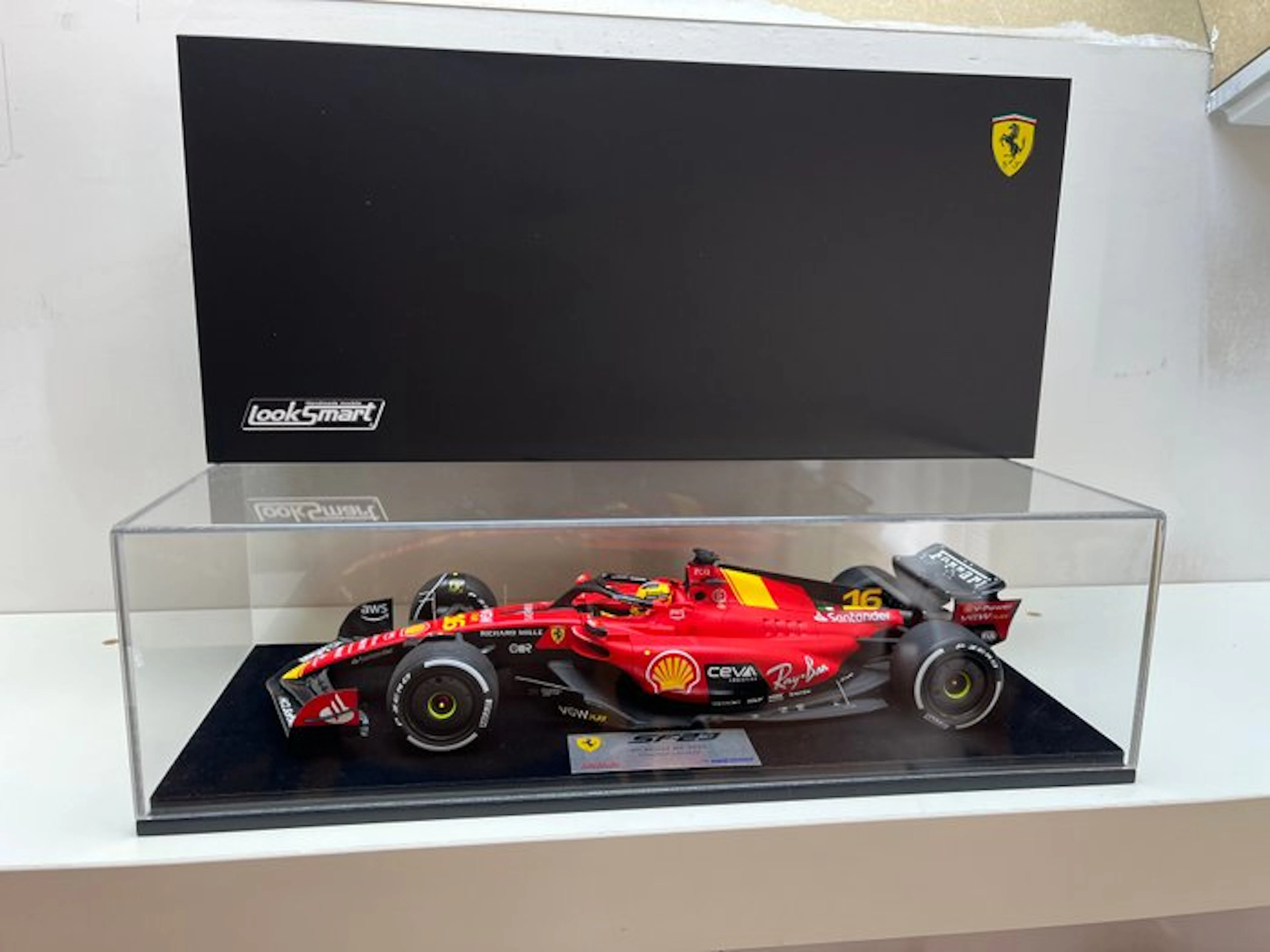Look Smart 1:18 - Model race car - Ferrari SF23 Charles...