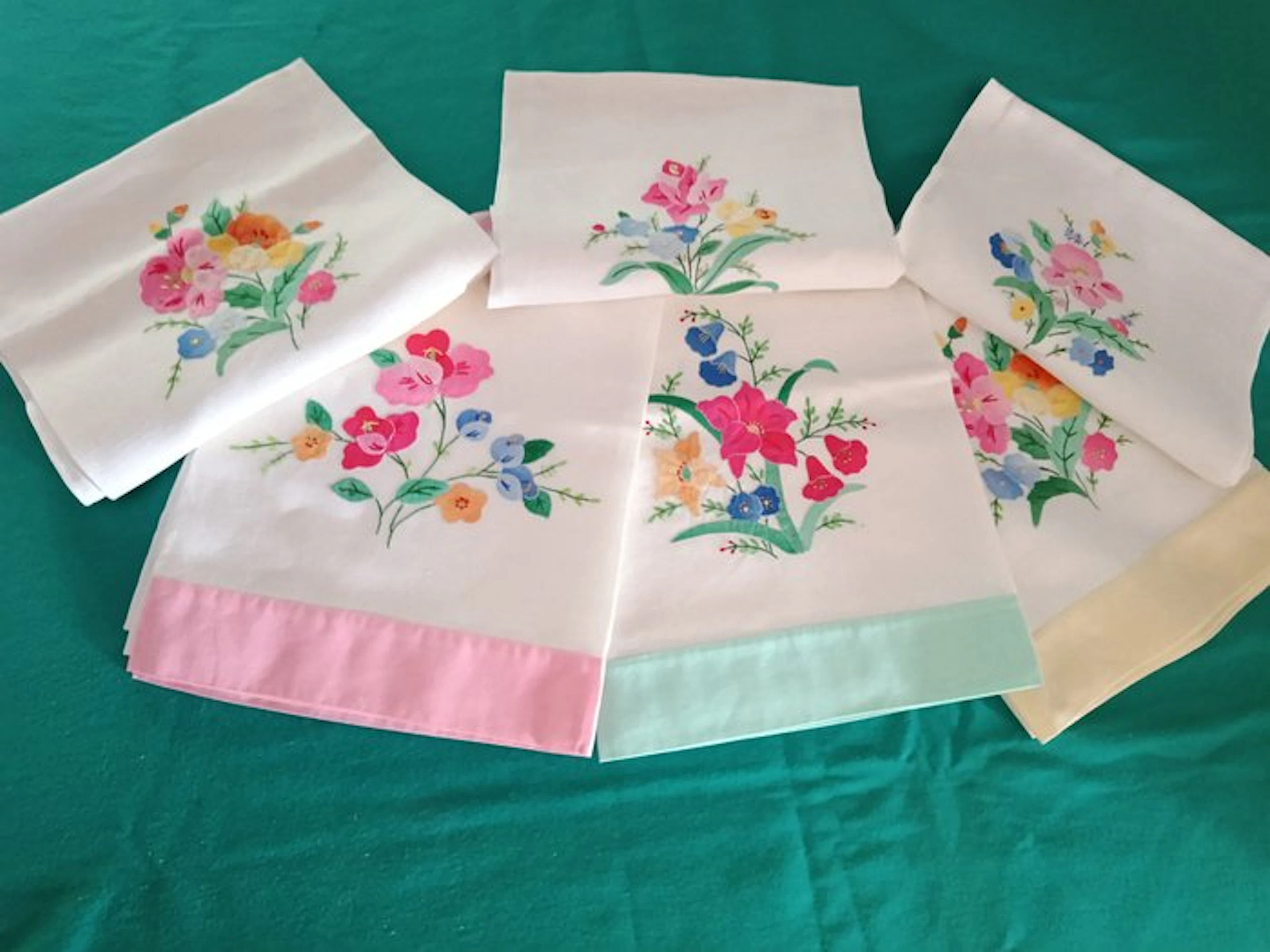 Towel (6) - 110 cm - 75 cm - Hand embroidery appliqués