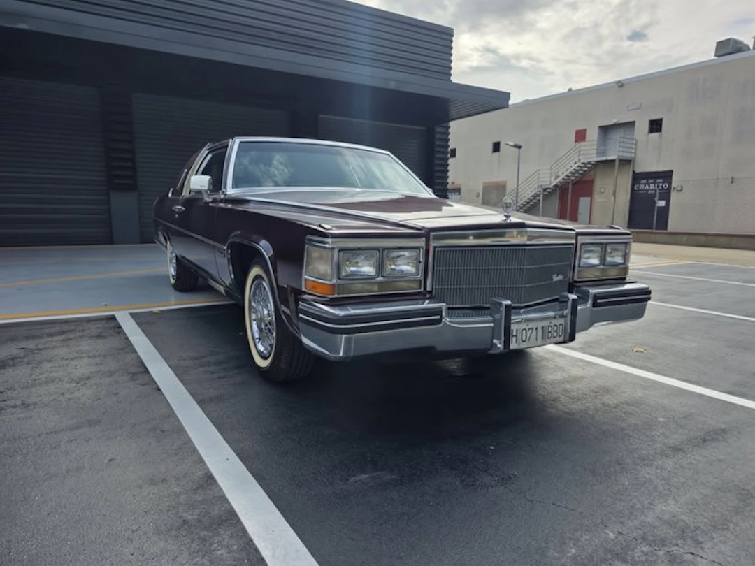Cadillac - Fleetwood - 1983