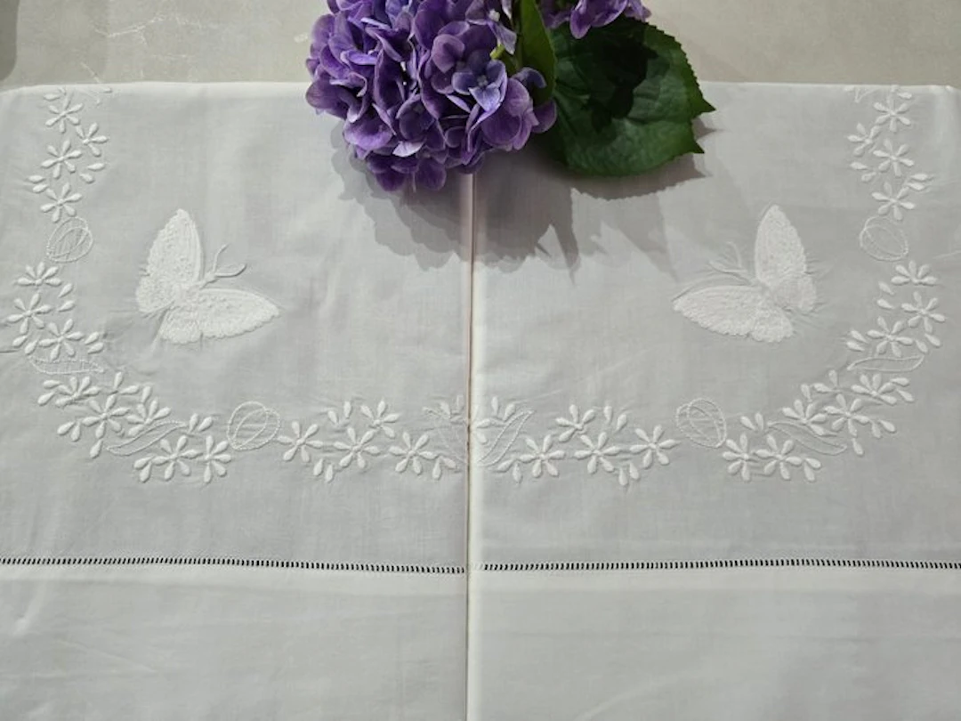 Set Lenzuola ricamate in puro cotone percalle Ricamo in...