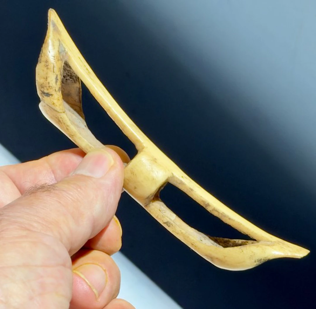 nose ornament casuaris bone Asmat 1970’s - otsj - Asmat...