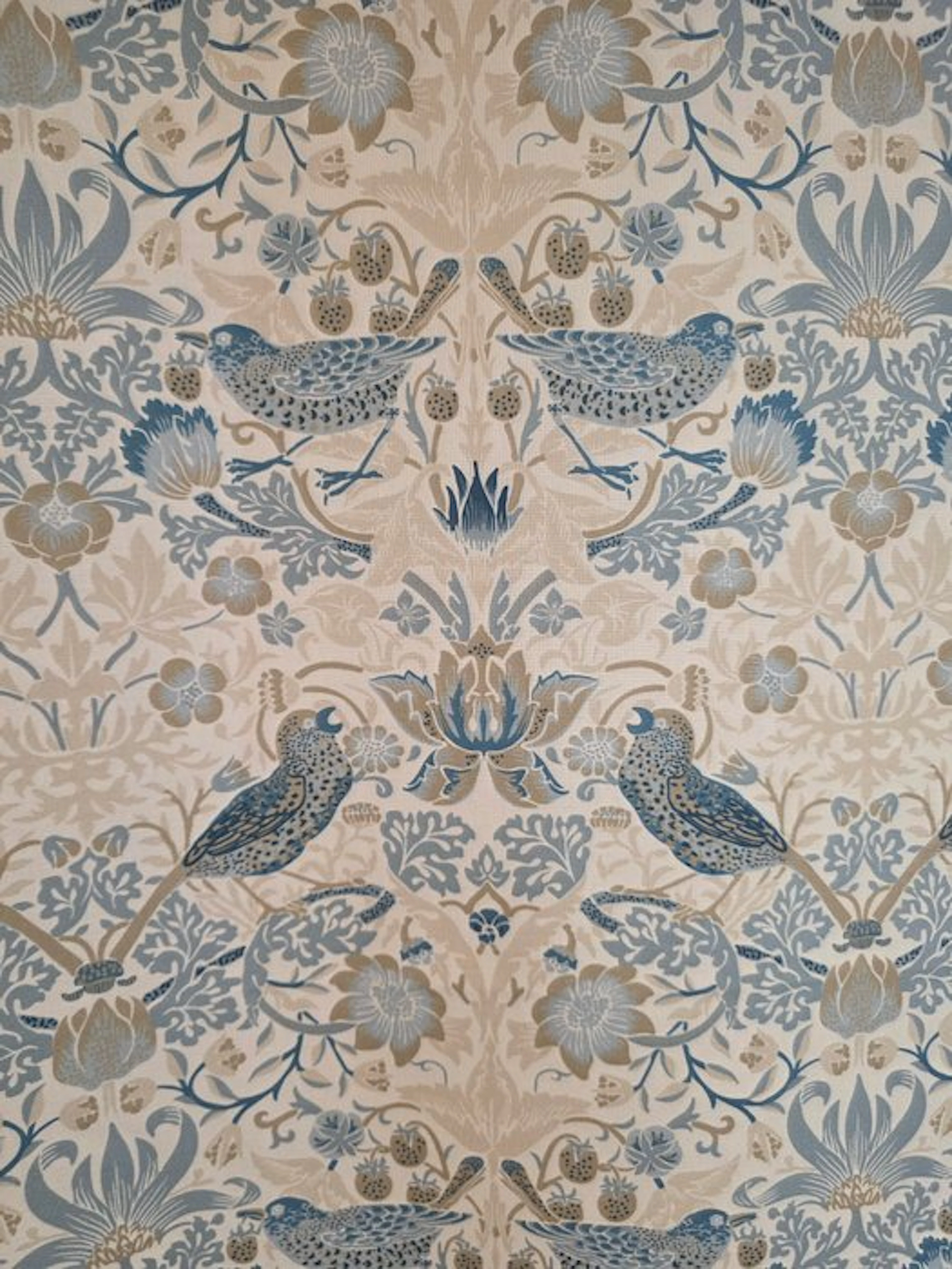 William Morris English fabric "Strawberry Thief"...