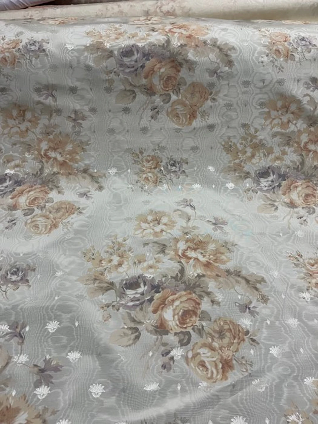 Winter roses in shabby chic style. - Textile - 600 cm - 140 cm