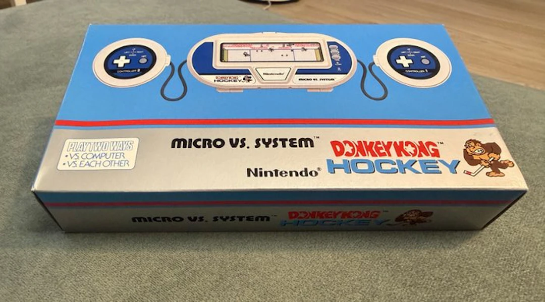 Nintendo - Game & Watch - Micro VS