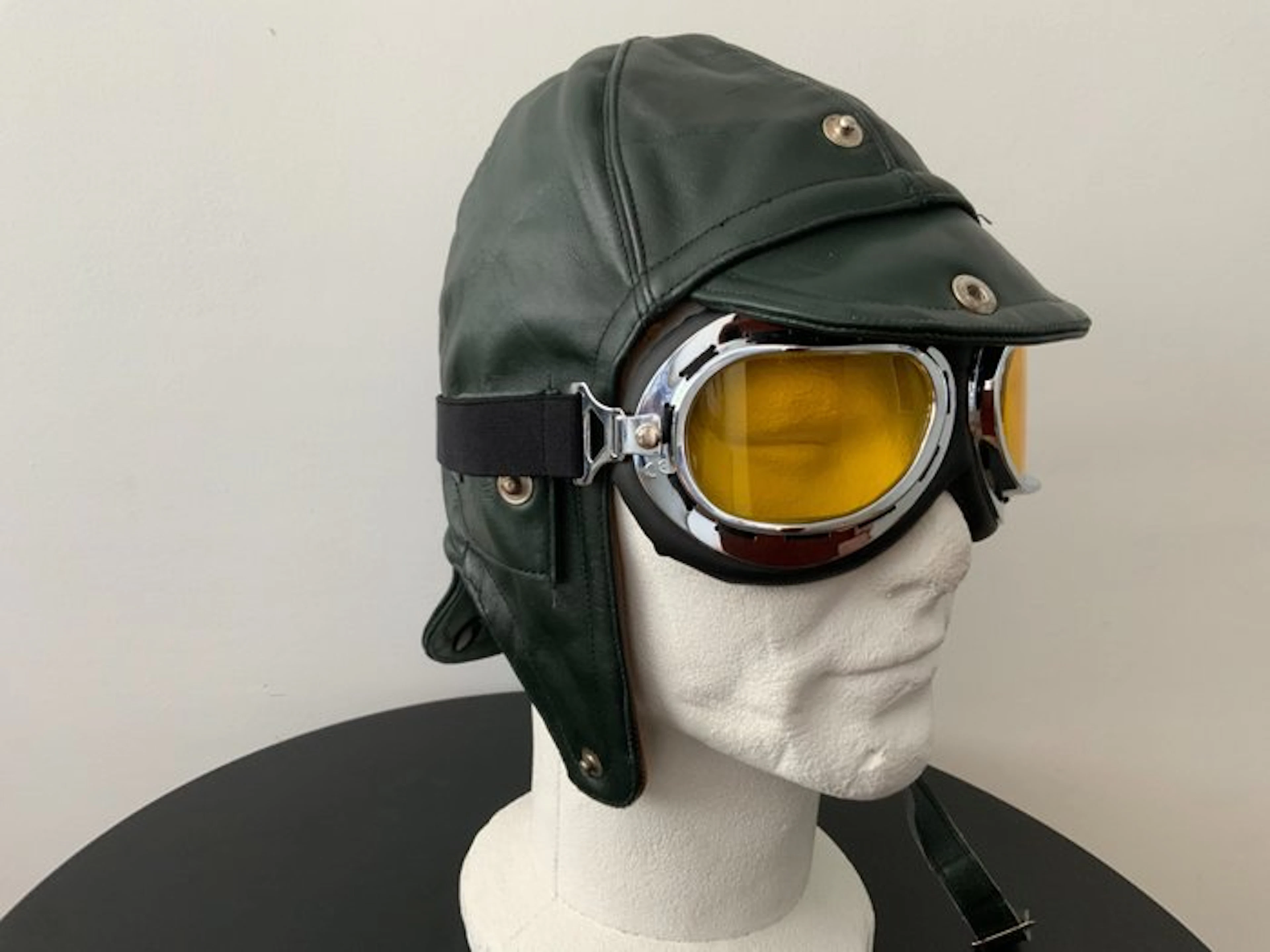 clothing - Netherlands - Leather Driving/Flying Helmet 1930-60 N.O.S