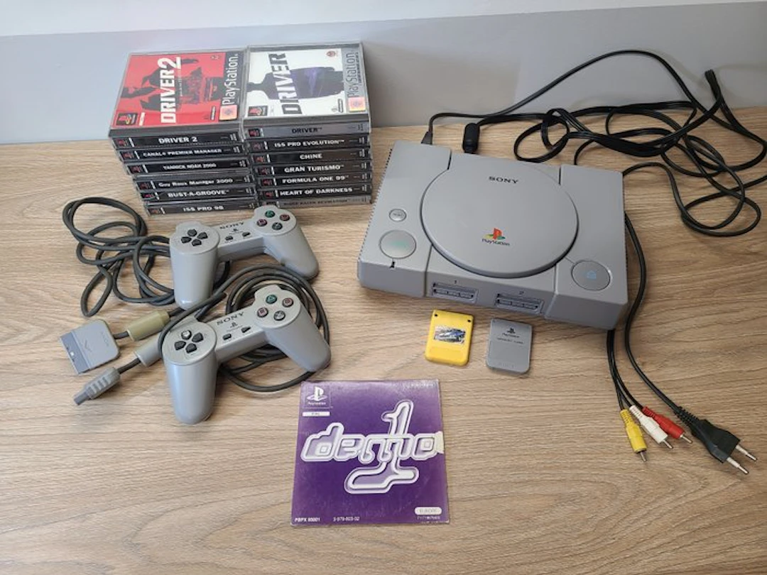 Sony - Playstation 1 (PS1) - Console ps1 et jeux - Video game console + games