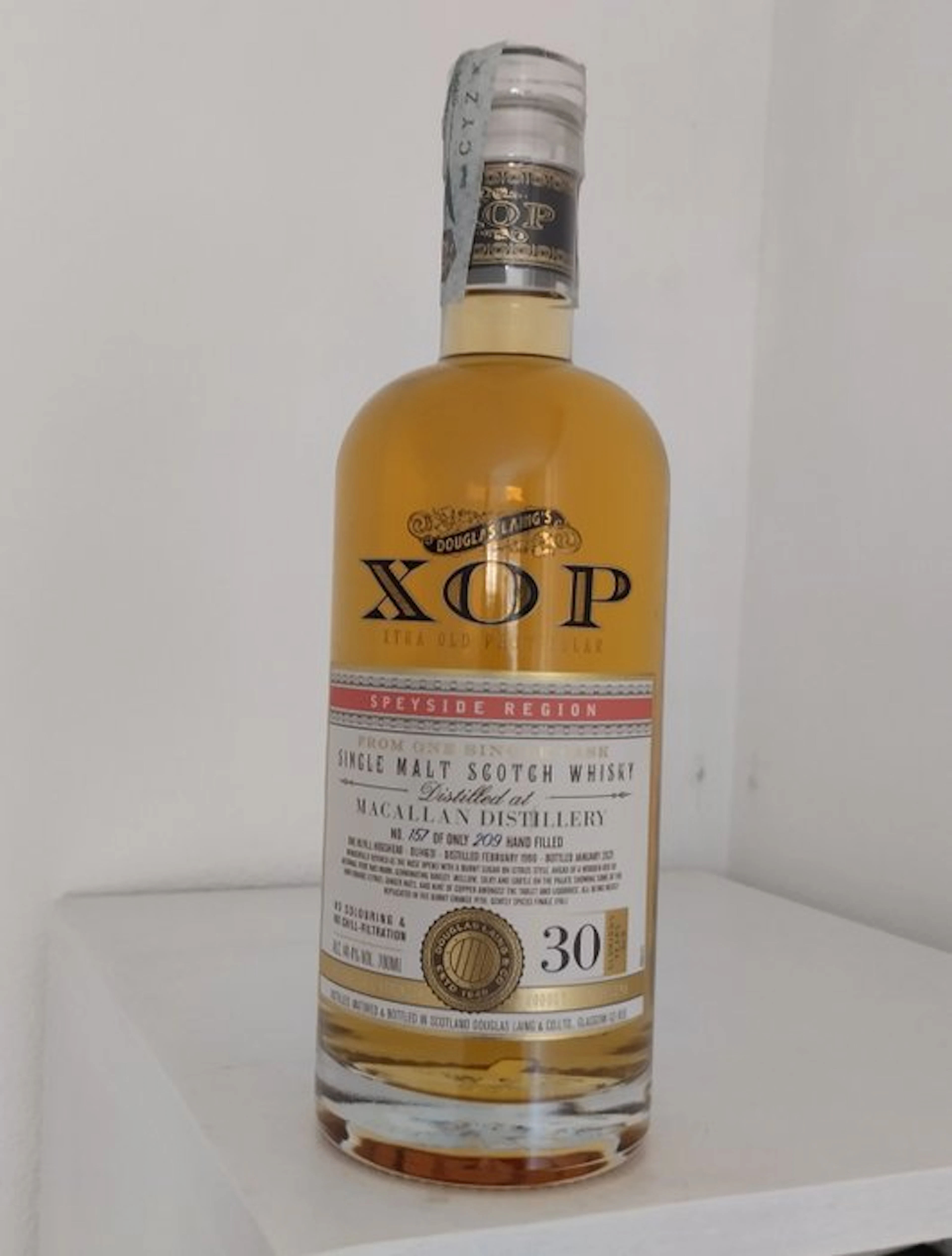 Macallan 1990 30 years old XOP Xtra Old Particular - Douglas Laing - b