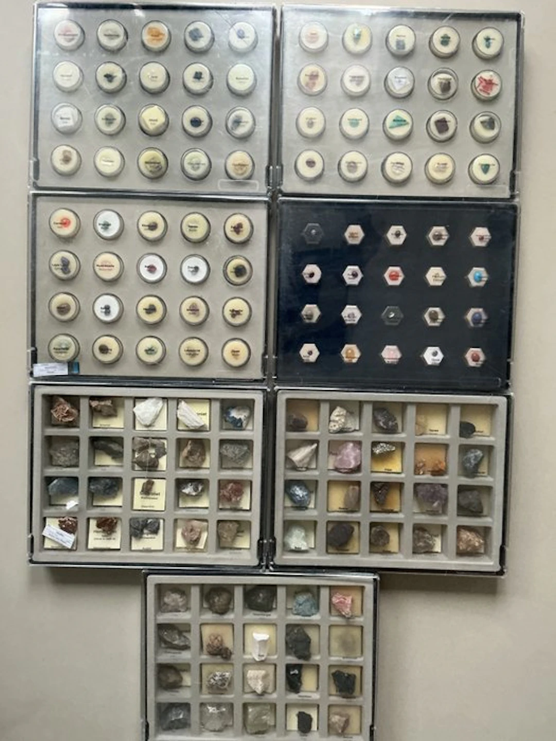 Rough and polished minerals- 5 kg - (7)