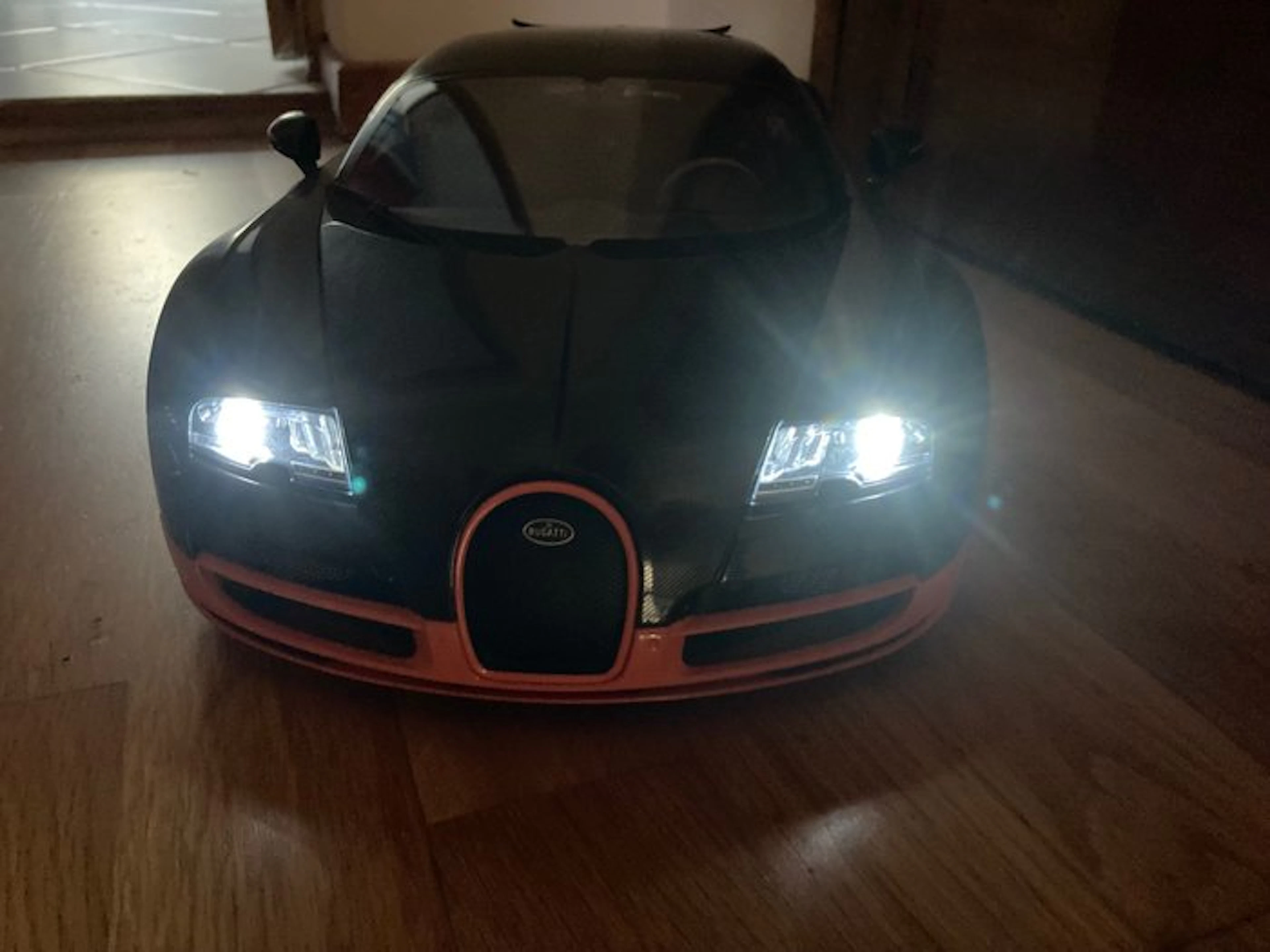 Altaya 1:8 - Model sports car - Bugatti Veyron 16.4