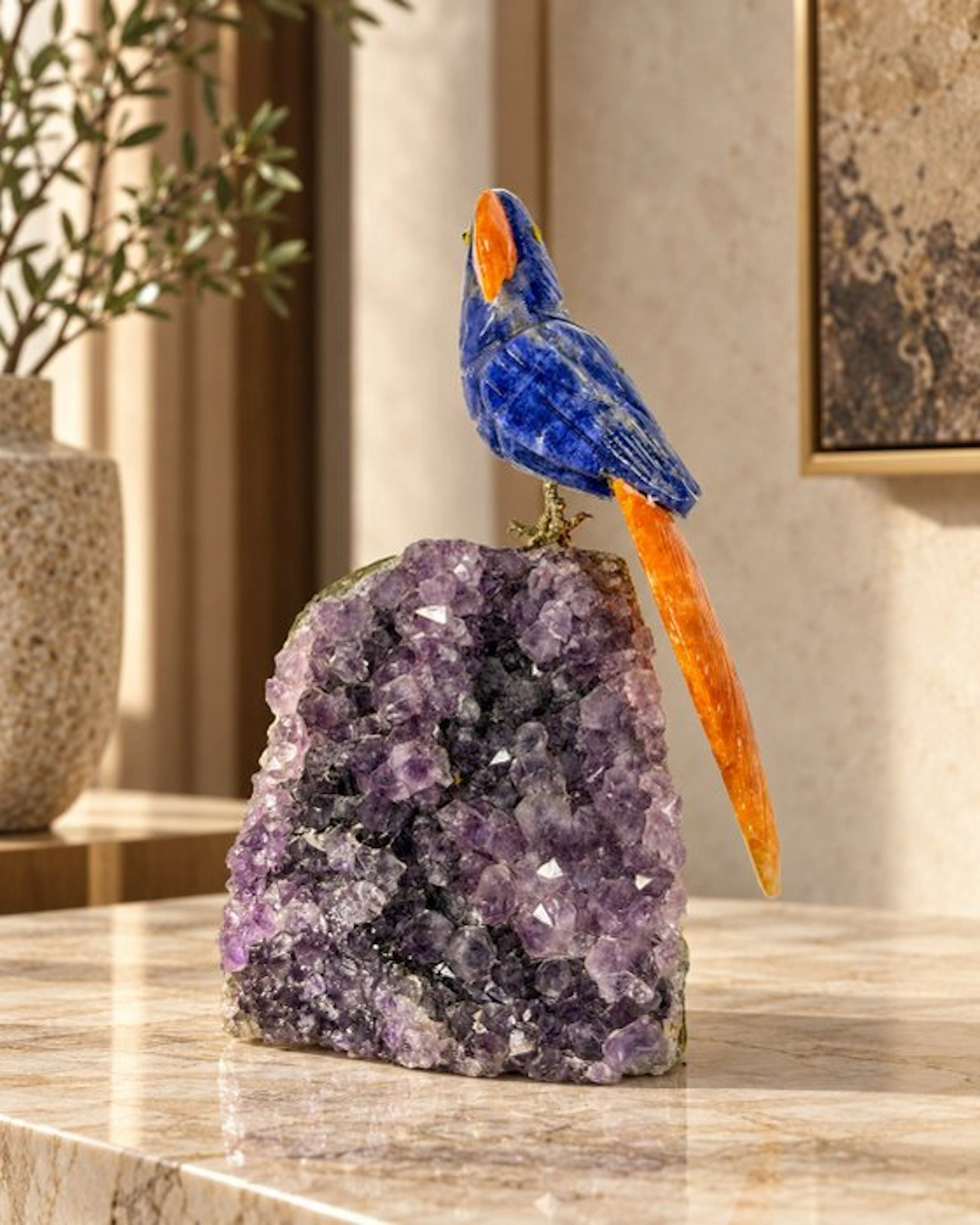 Beautiful piece - Hand-carved sodalite parrot on amethyst