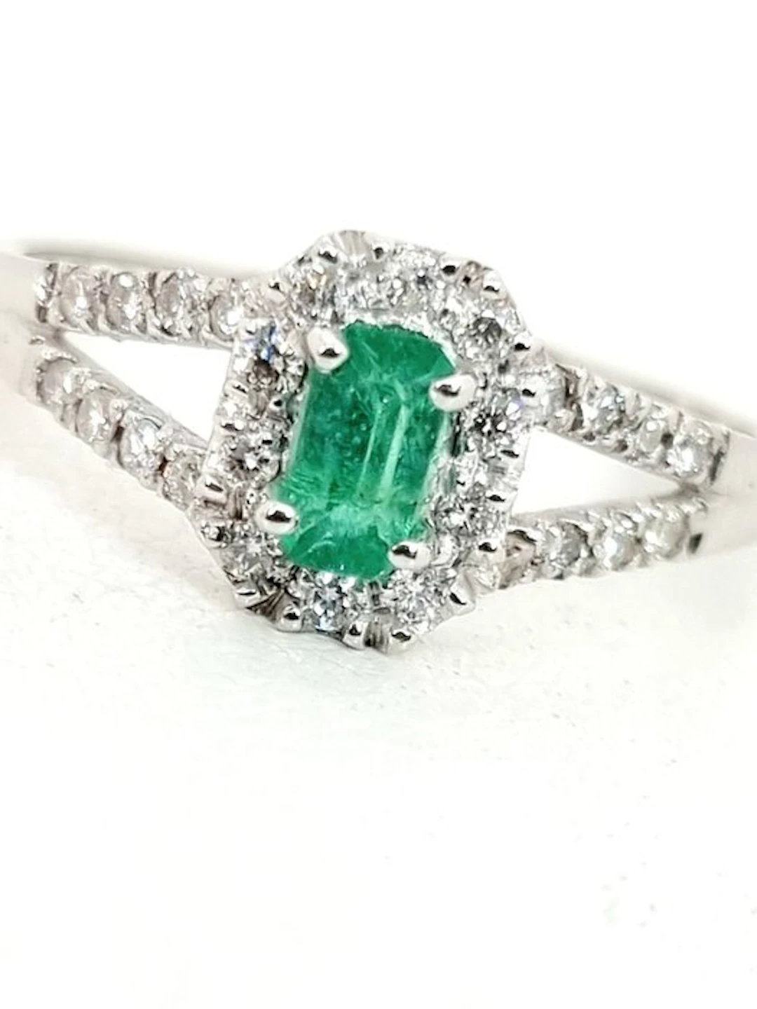 Ring - 18 kt. White gold Emerald - Diamond