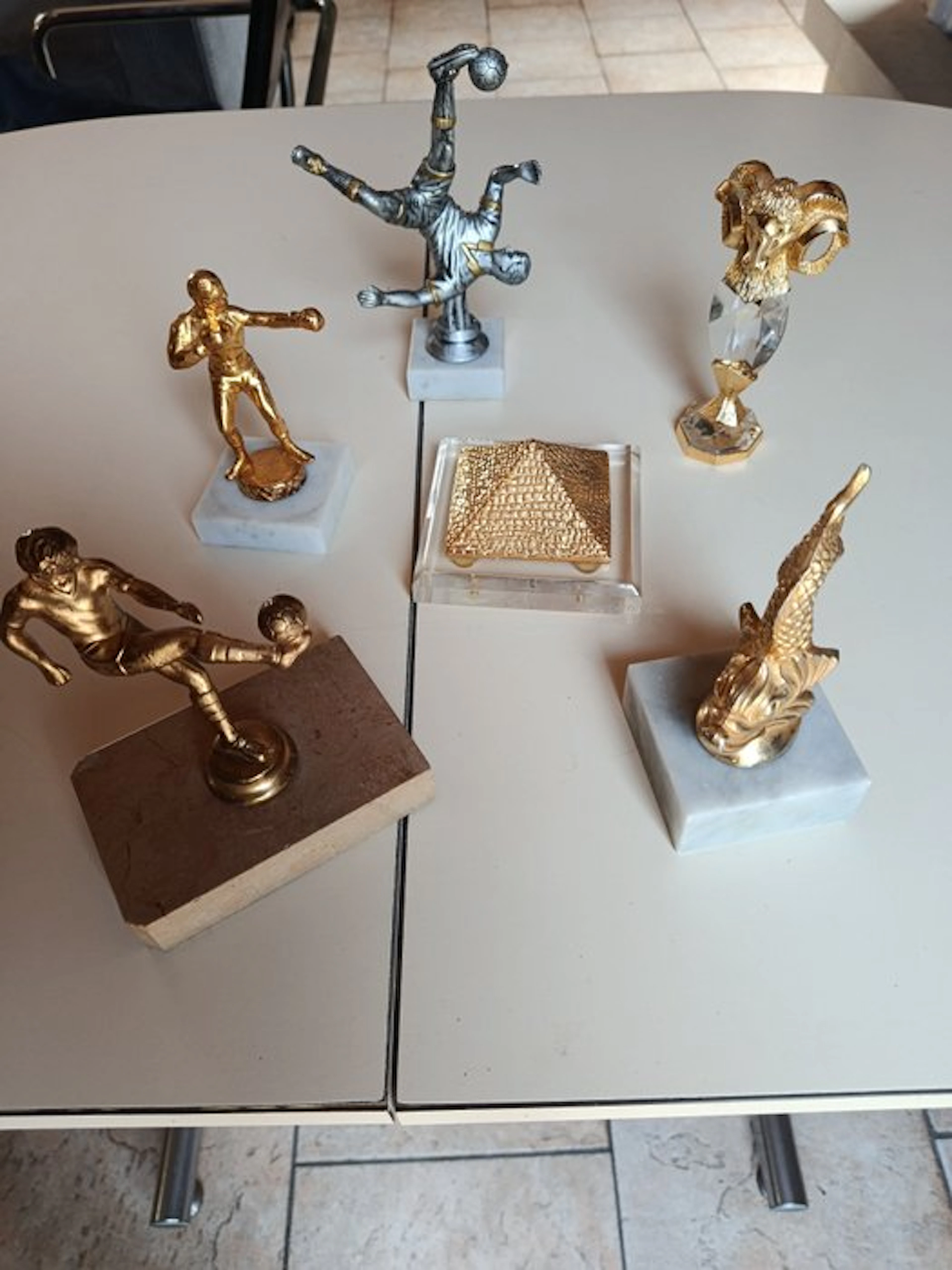 Mascot (6) - 5 metal