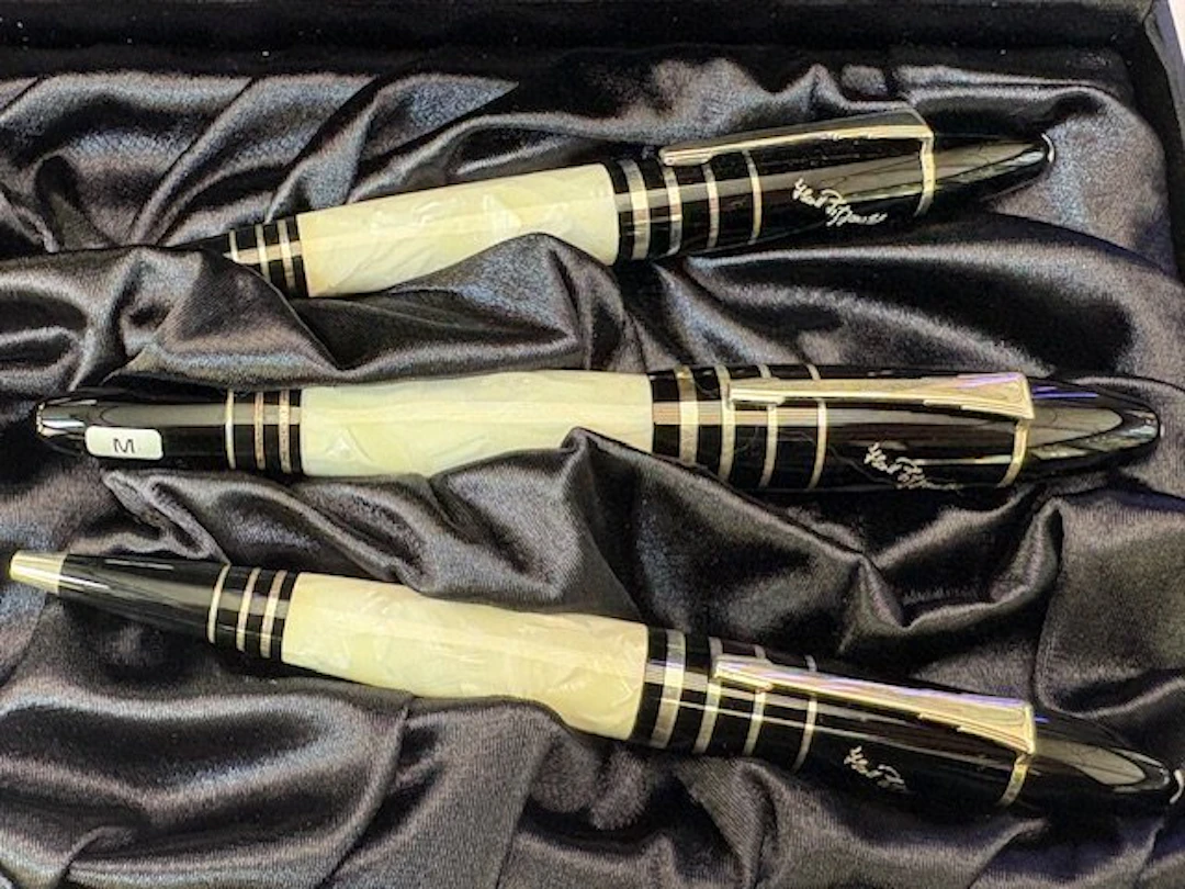 Montblanc - Set 3 Penne Writers Limited Edition F