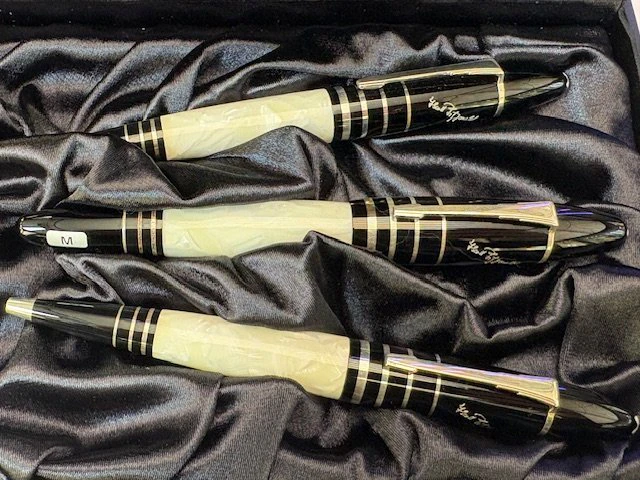 Montblanc - Set 3 Penne Writers Limited Edition F
