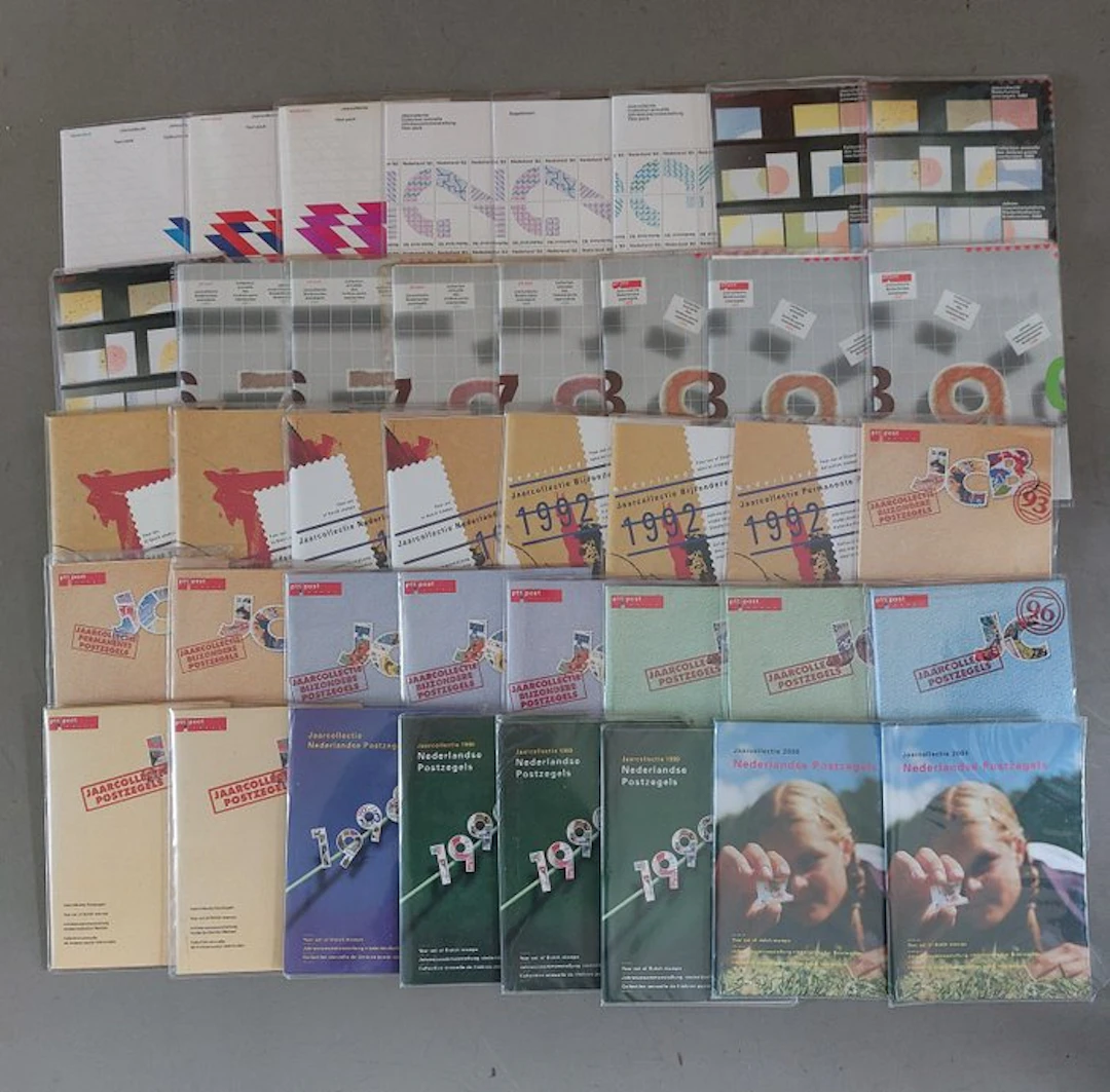 Netherlands 1979/2000 - 40 Mint Year Sets