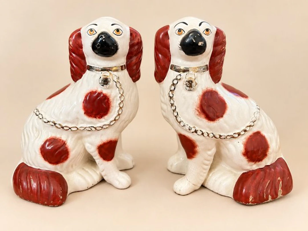 Figurine - Staffordshire hondjes-hoerenhondjes (2) - Earthenware, Glaze