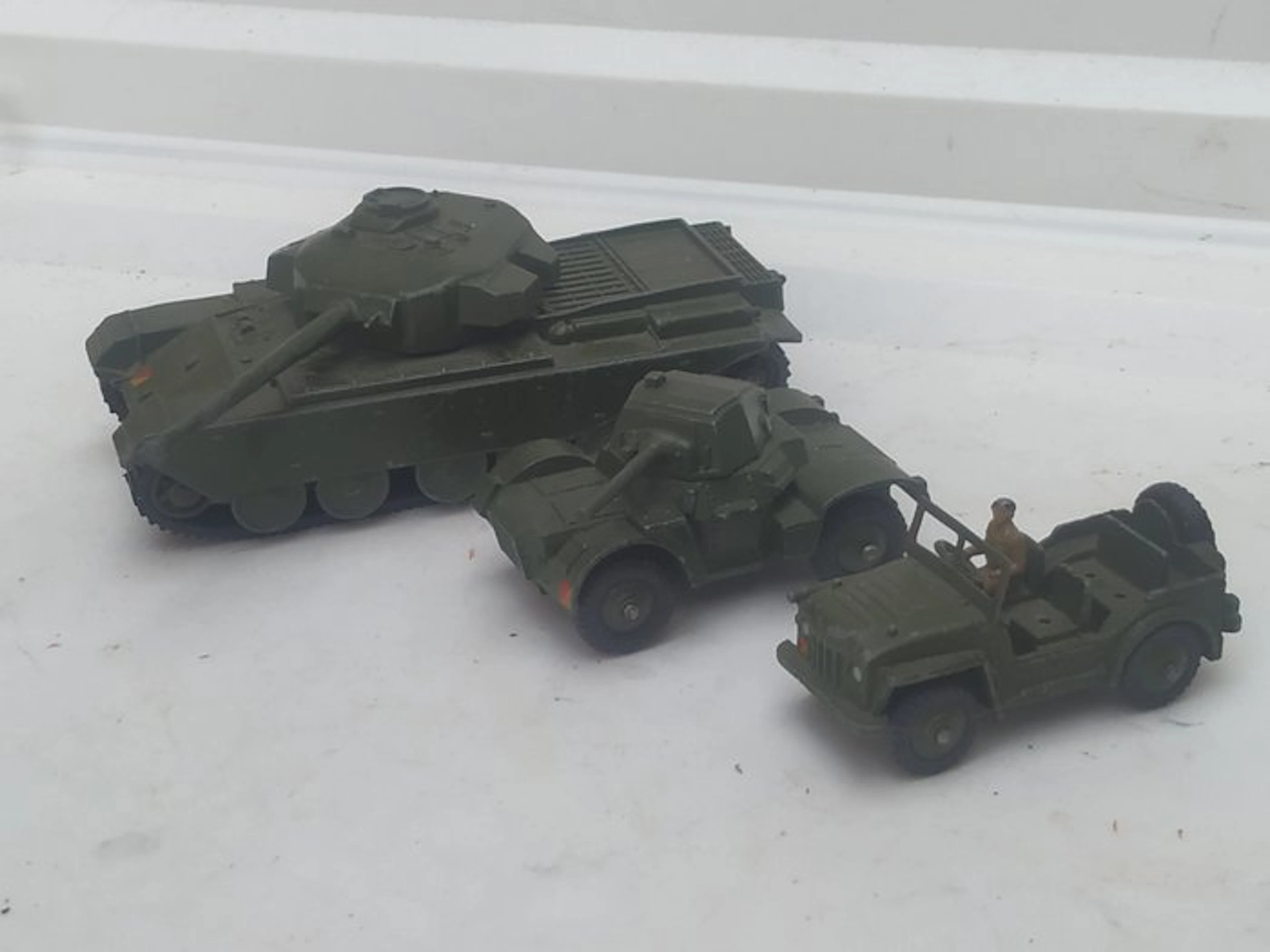 Dinky Toys Diverse Schalen - Model military vehicle (3)...