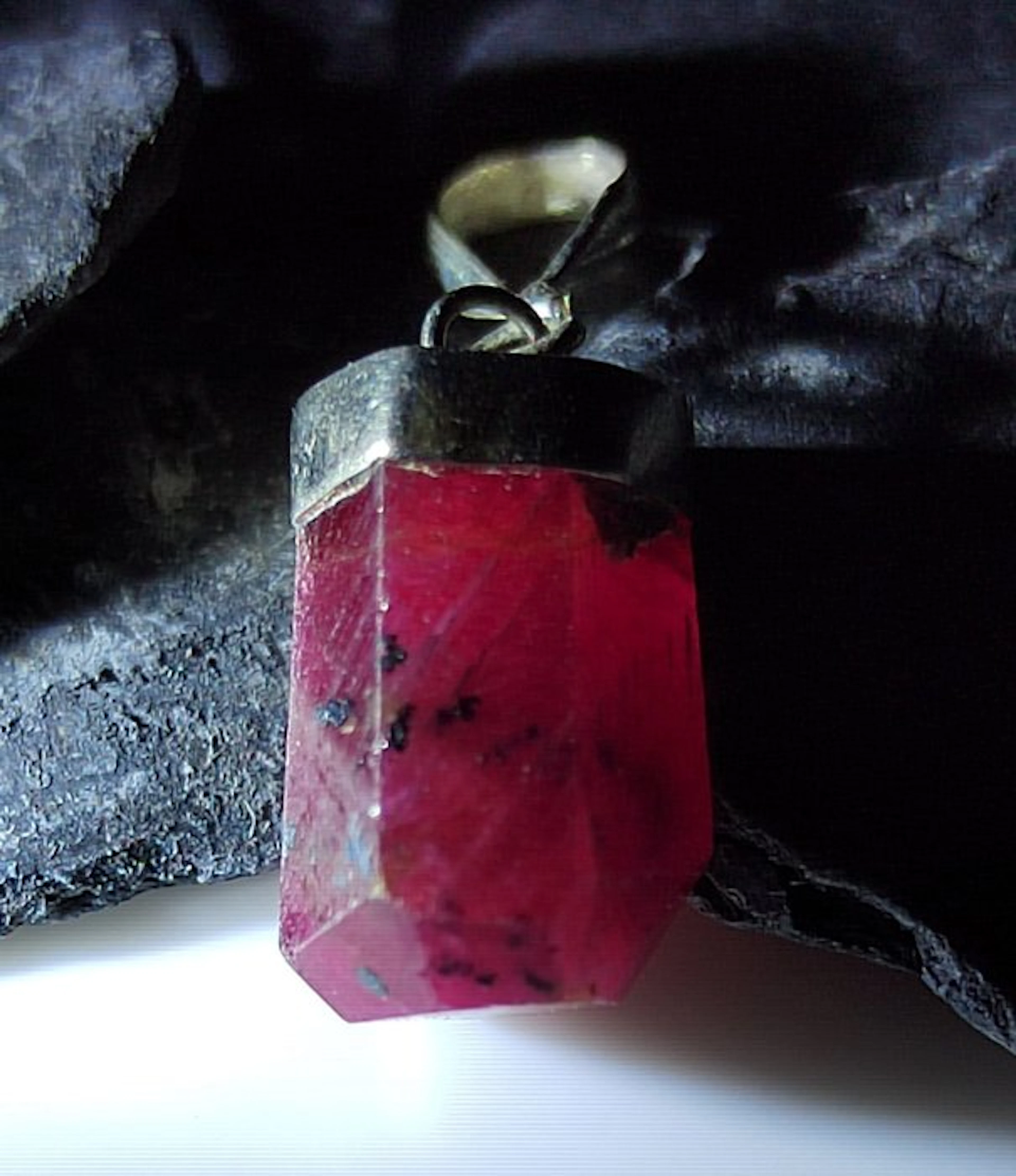 Exclusive Silver Pendant with Natural Ruby – 17.30 cts- 3.46 g