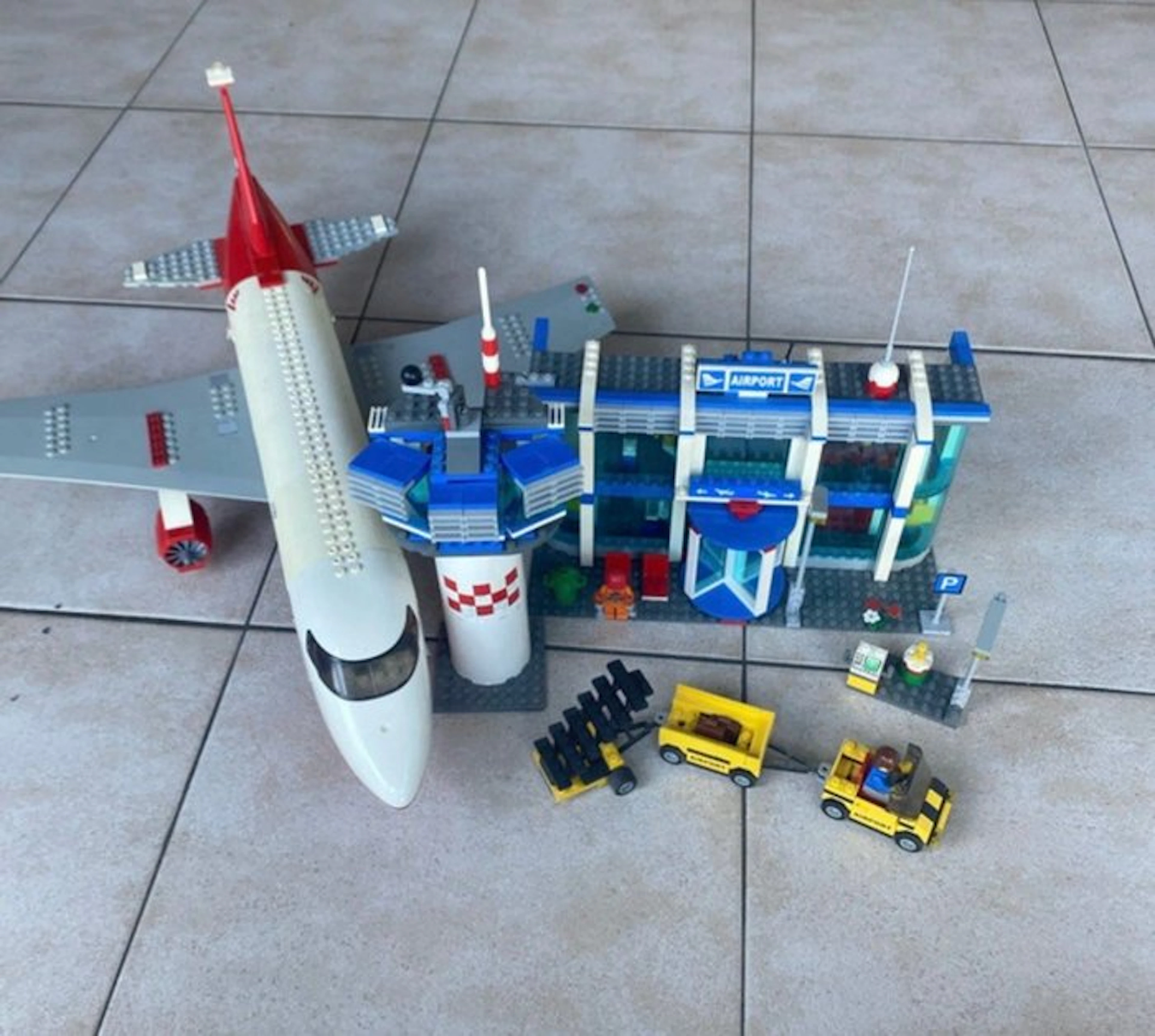 LEGO Set - 3182 - City - Airport 3182
