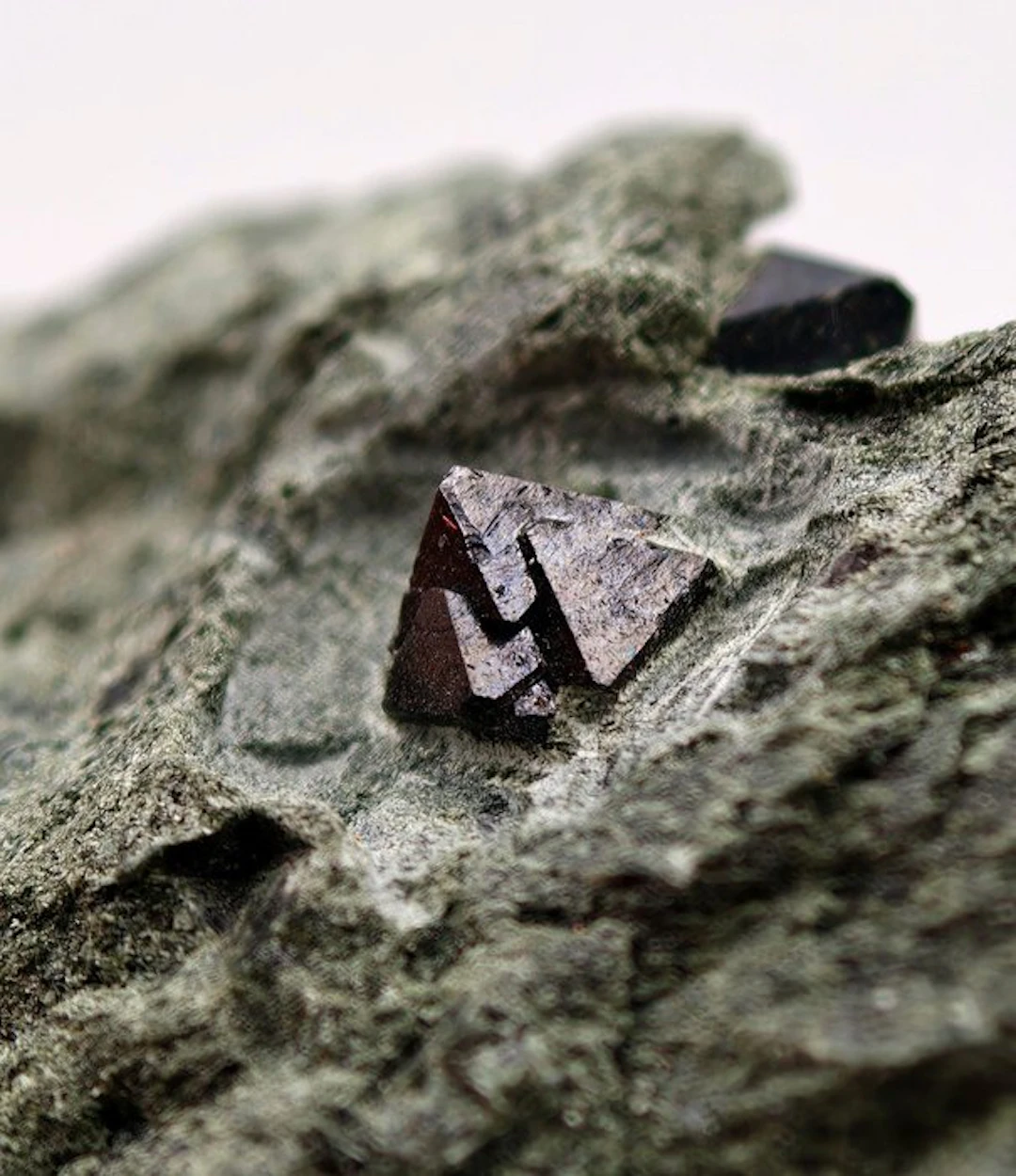 ALPINO, OCTAHEDRAL MAGNETITE