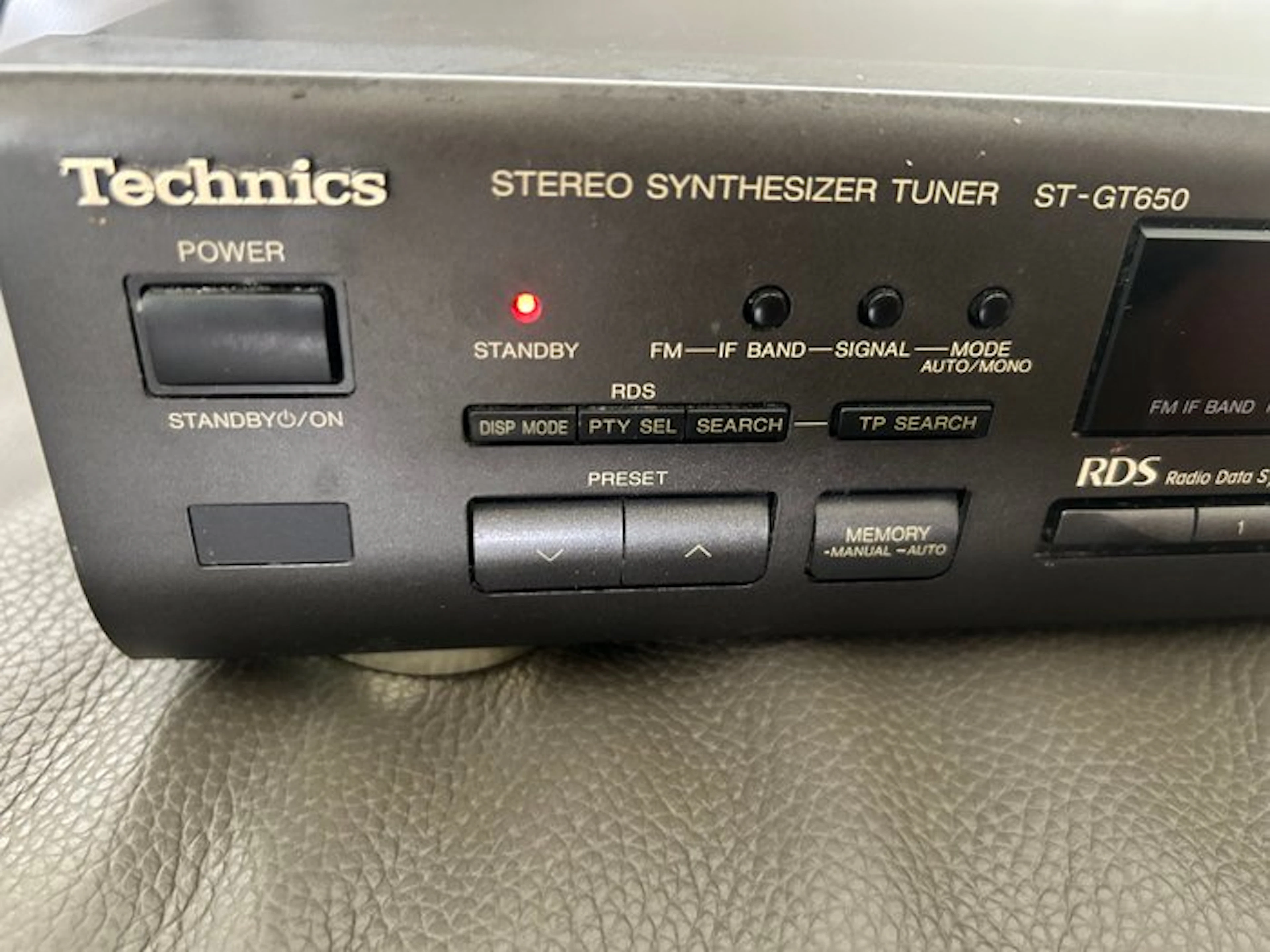 Technics - ST-GT650 'Class AA' / High-End Quartz Synthesizer Tuner