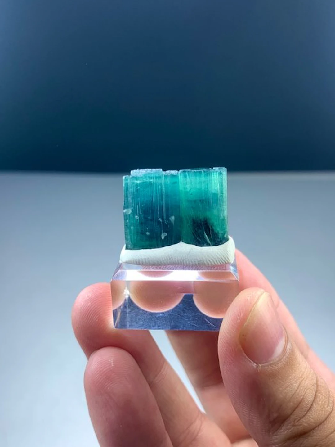 Blue tourmaline Crystal - Height: 19 mm - Width: 11 mm- 11 g - (1)