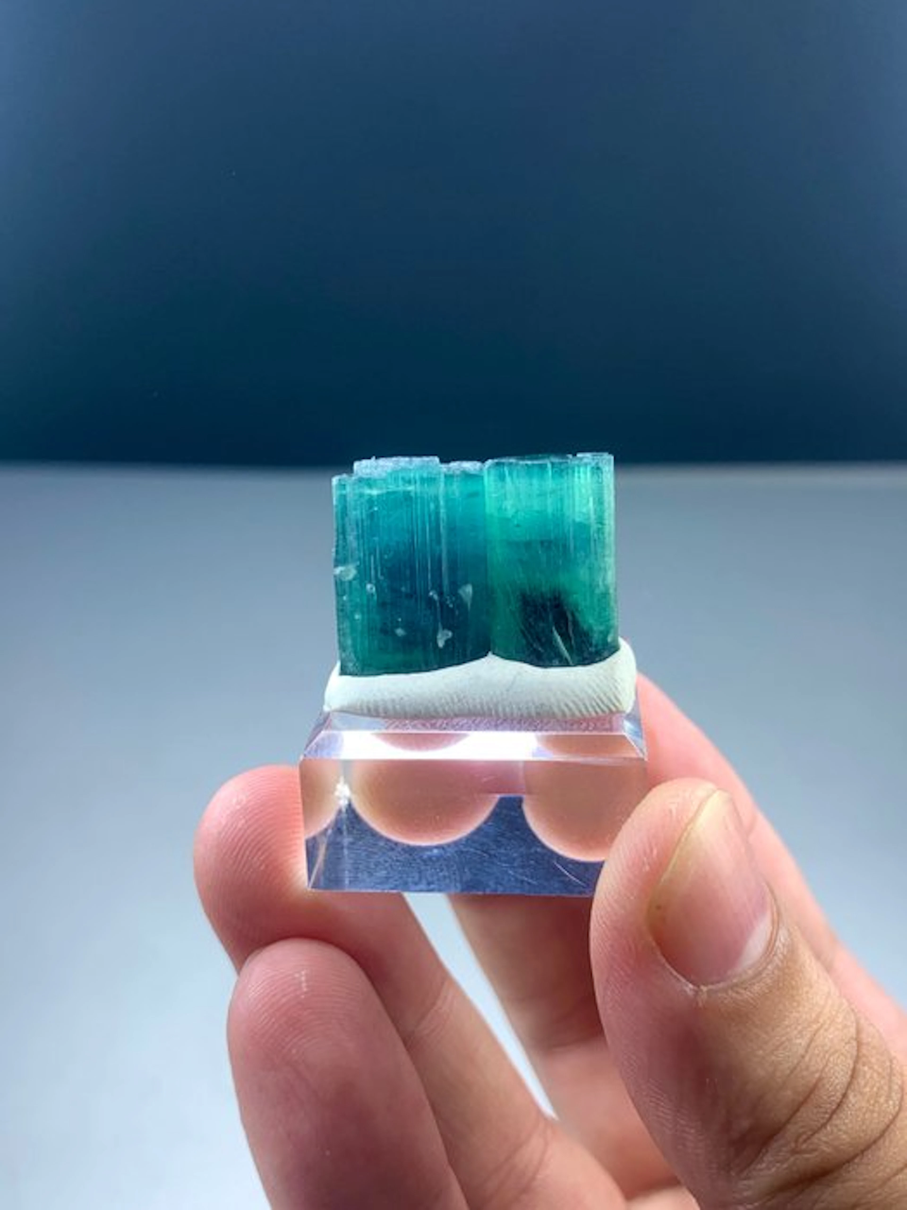 Blue tourmaline Crystal - Height: 19 mm - Width: 11 mm- 11 g - (1)