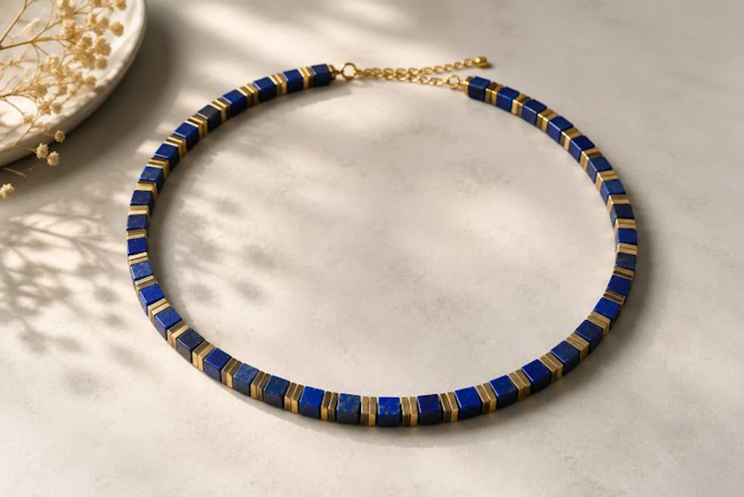 Elegant handcrafted necklace - natural lapis lazuli...