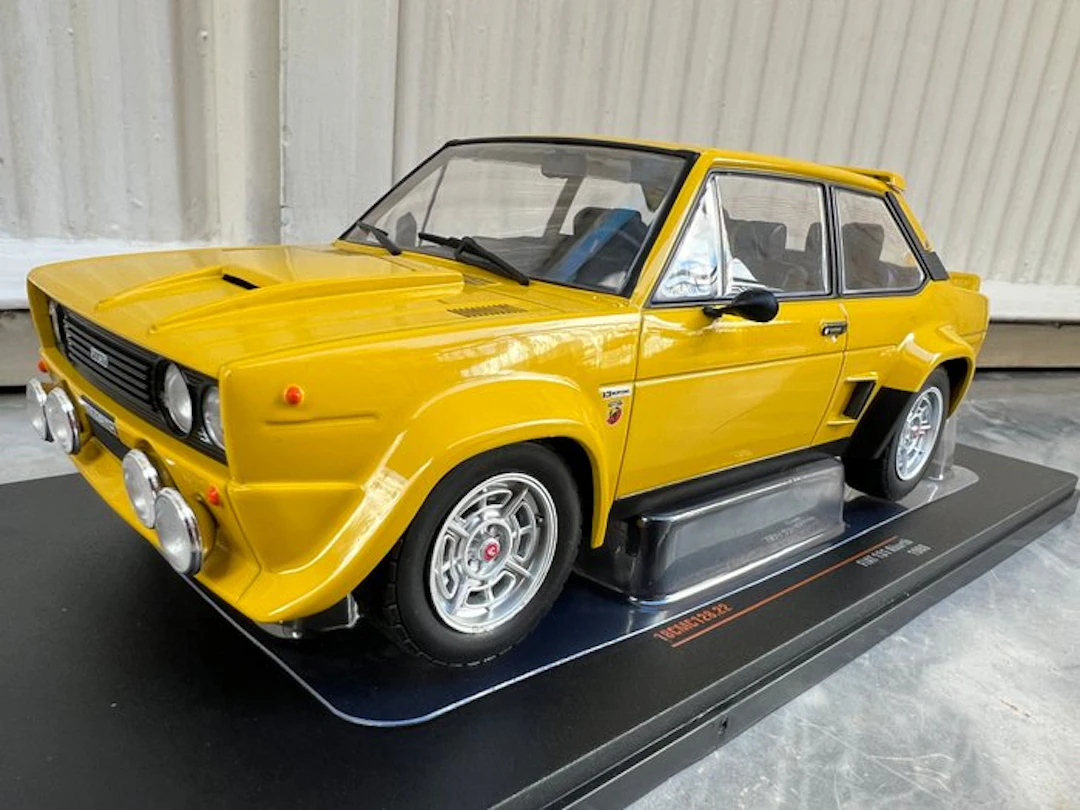 IXO 1:18 - Model car - Fiat 131 Abarth 1980