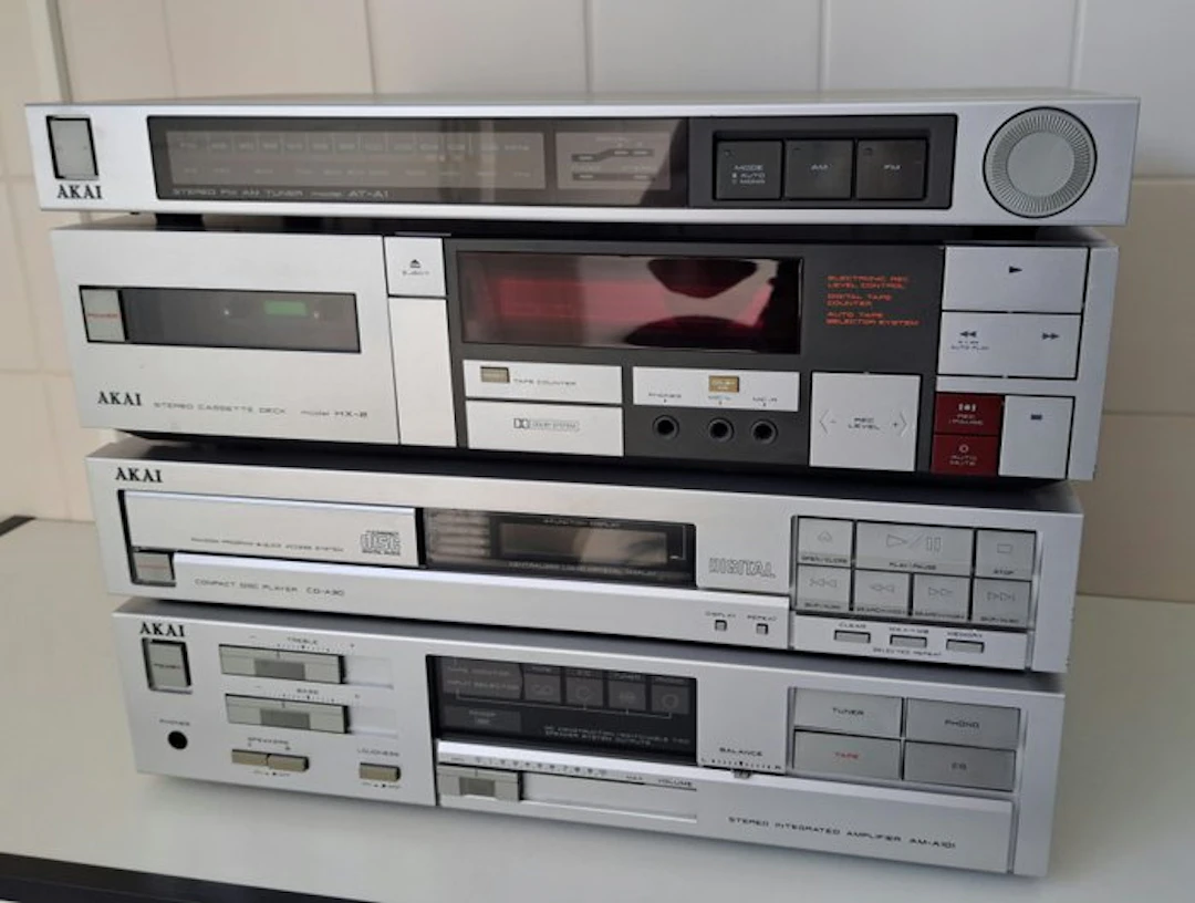 Akai - AT-A1 - HX-2 - CD-A30 - AM-A101 Stereo set - Multiple models