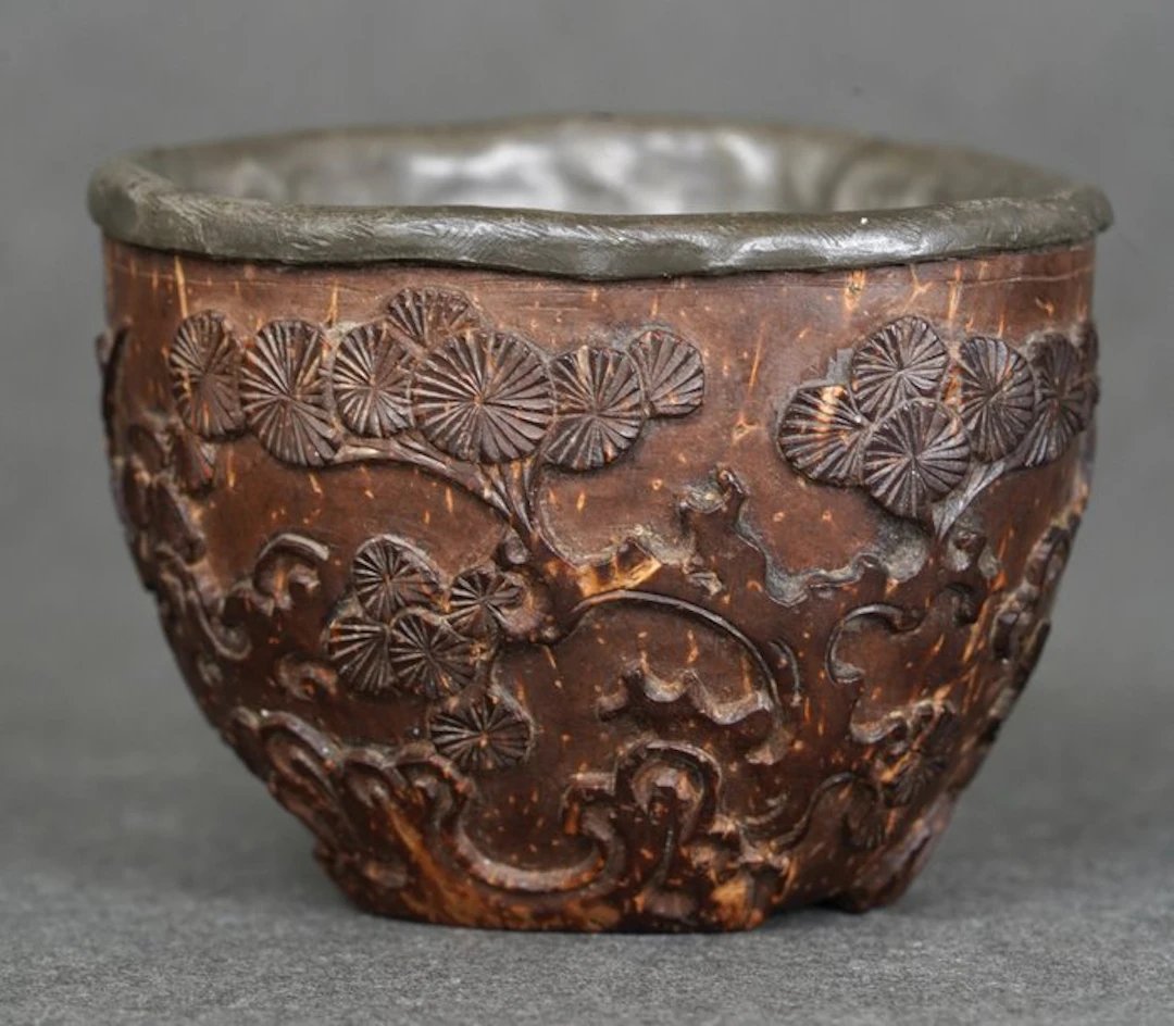 Kangxi (1662-1722) - Bowl - Three Friends of Cold Winter (Pine Tree