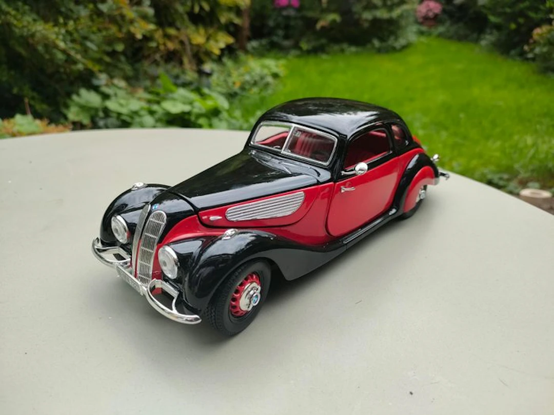 Guiloy 1:18 - Model car - BMW 327 coupe uit 1927 - Very special!