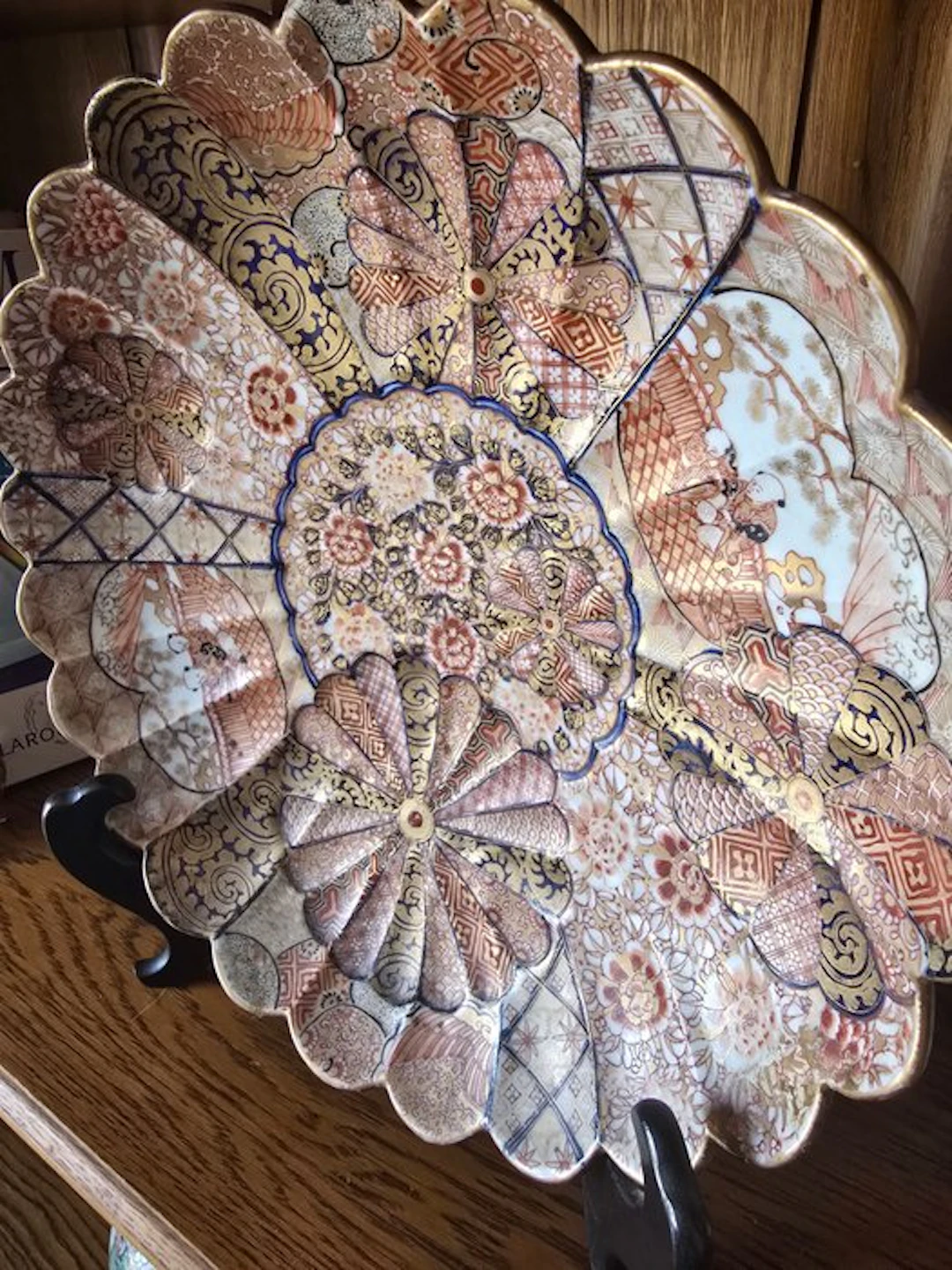 Imari - Dish - Imari porcelain - Lobé Plate in Porcelain