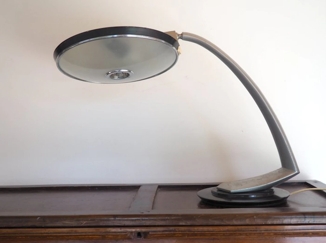 Fase - Luis Perez de la Oliva - Table lamp - Boomerang 2000 - Steel