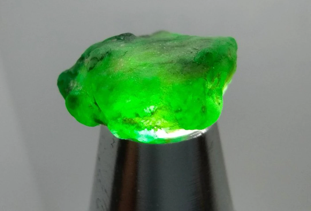 8 cts - Untreated Beautiful Emerald - Rough- 1.6 g