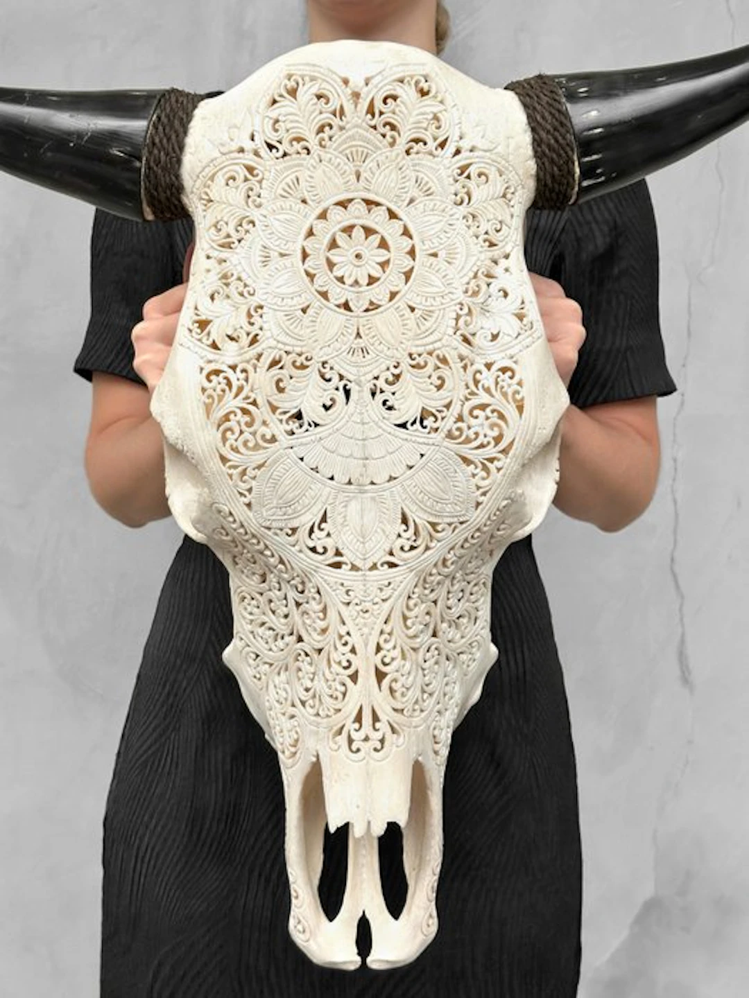 NO RESERVE PRICE -C- Authentic White Hand-Carved Bull...