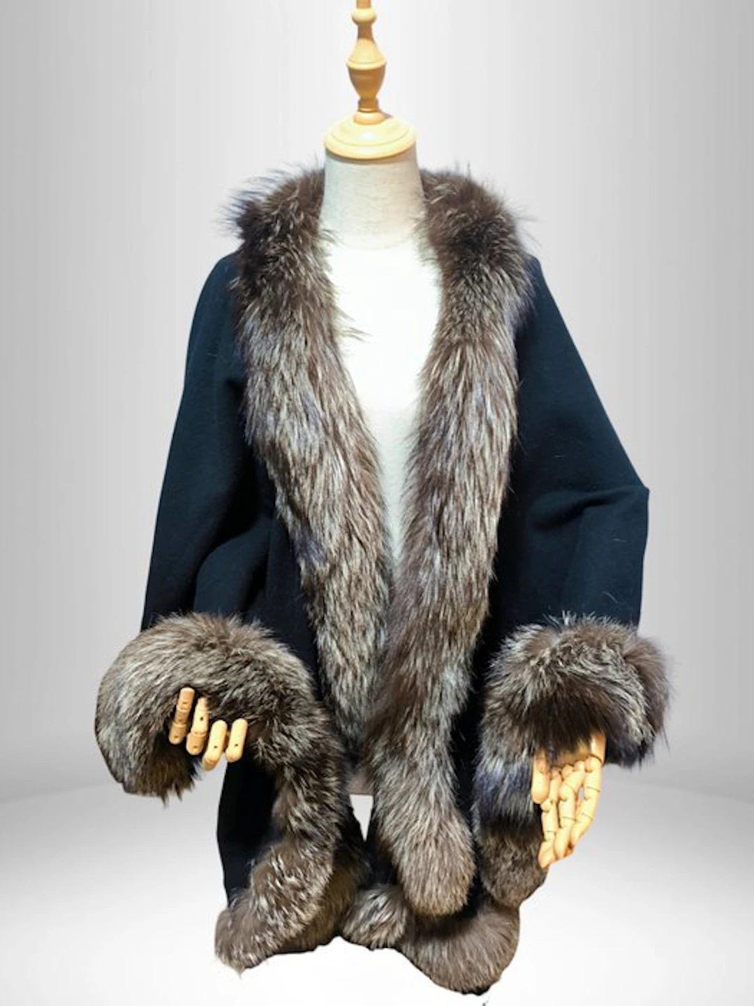 Artisan Furrier - Cape