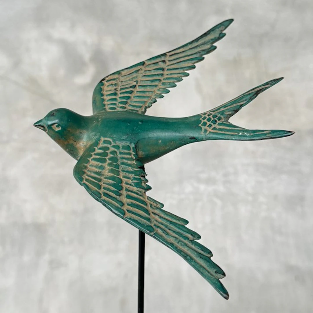 Sculpture, NO RESERVE PRICE - Swallow Fly Away on Stand - 18 cm - Bronze