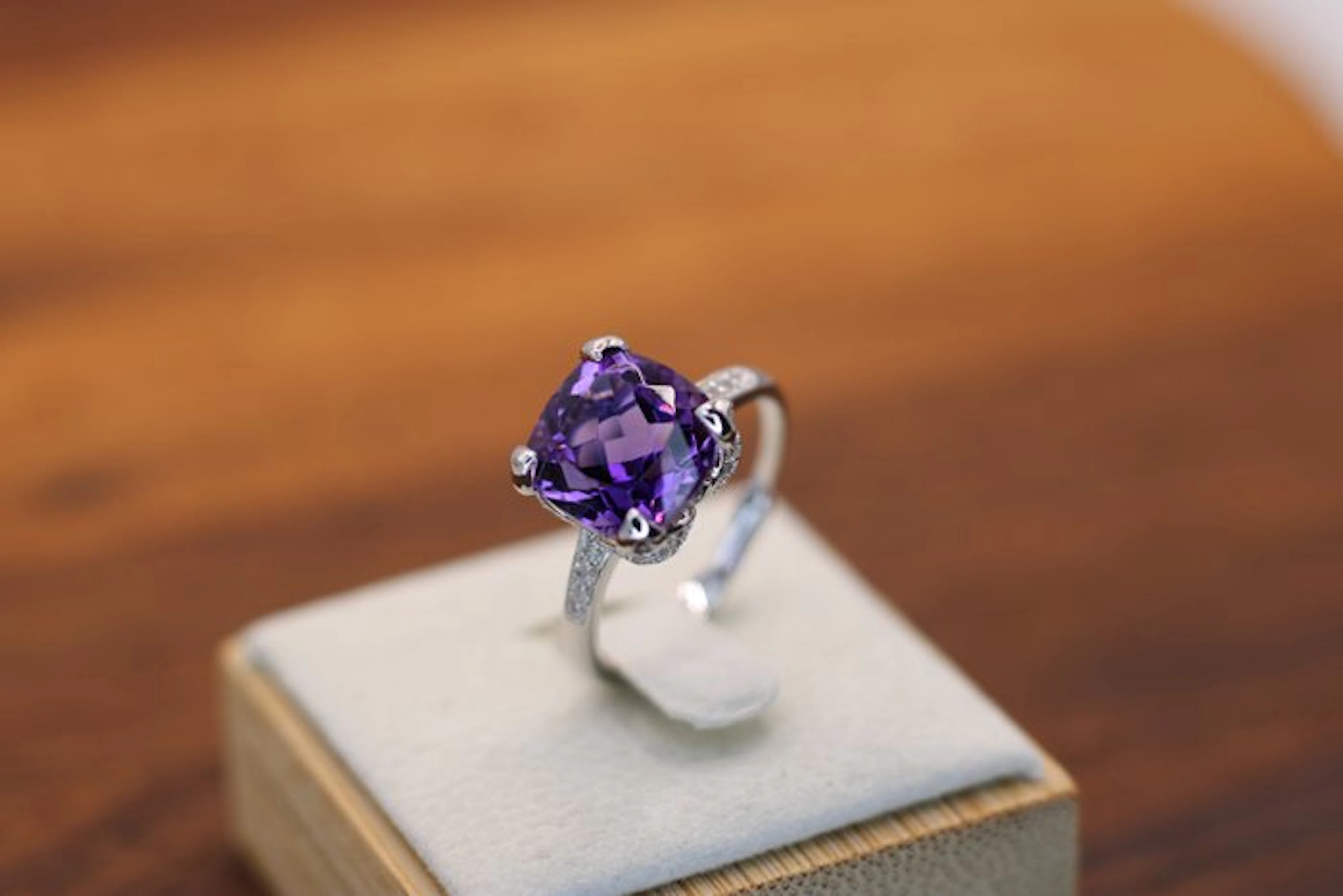 No reserve price - Ring Silver, Rhodium Plated - 4.0ct. tw. Amethyst