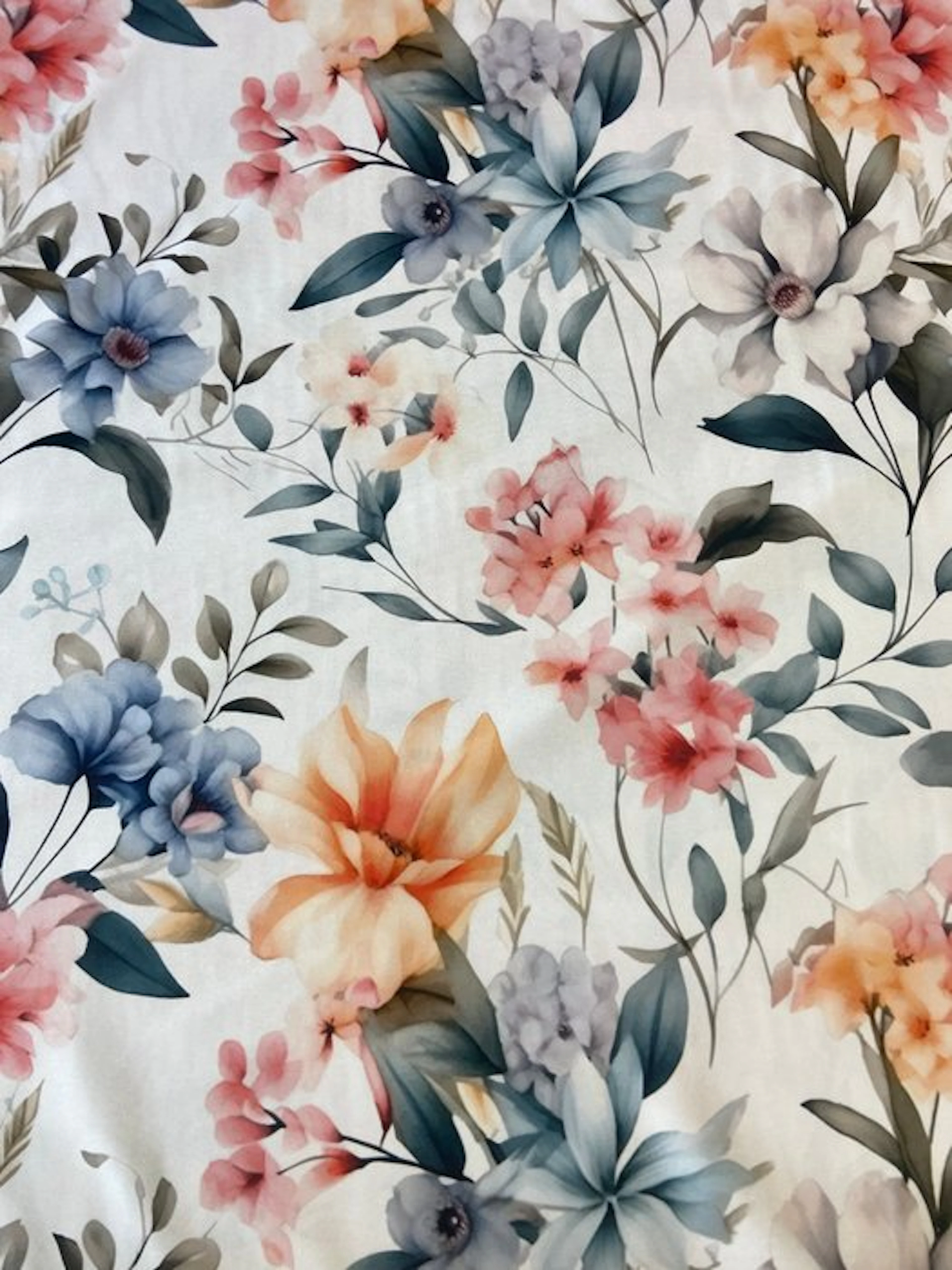 1702★ Watercolor floral print fabric in an elegant and...