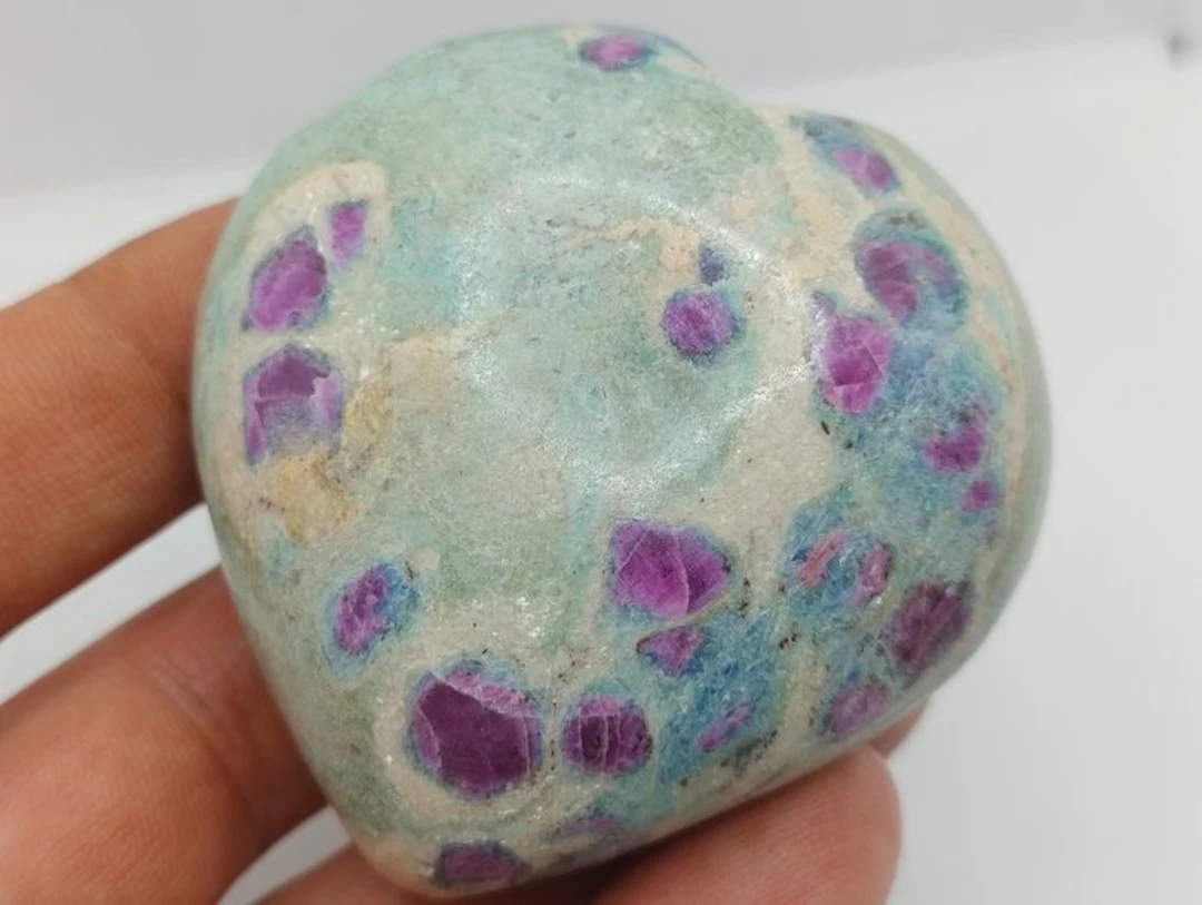 Top Quality - Ruby in Zoisite - Heart- 152 g