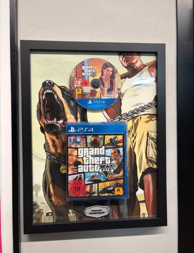 Sony - Playstation 4 (PS4) - GTA V PS4 Framed Display –...