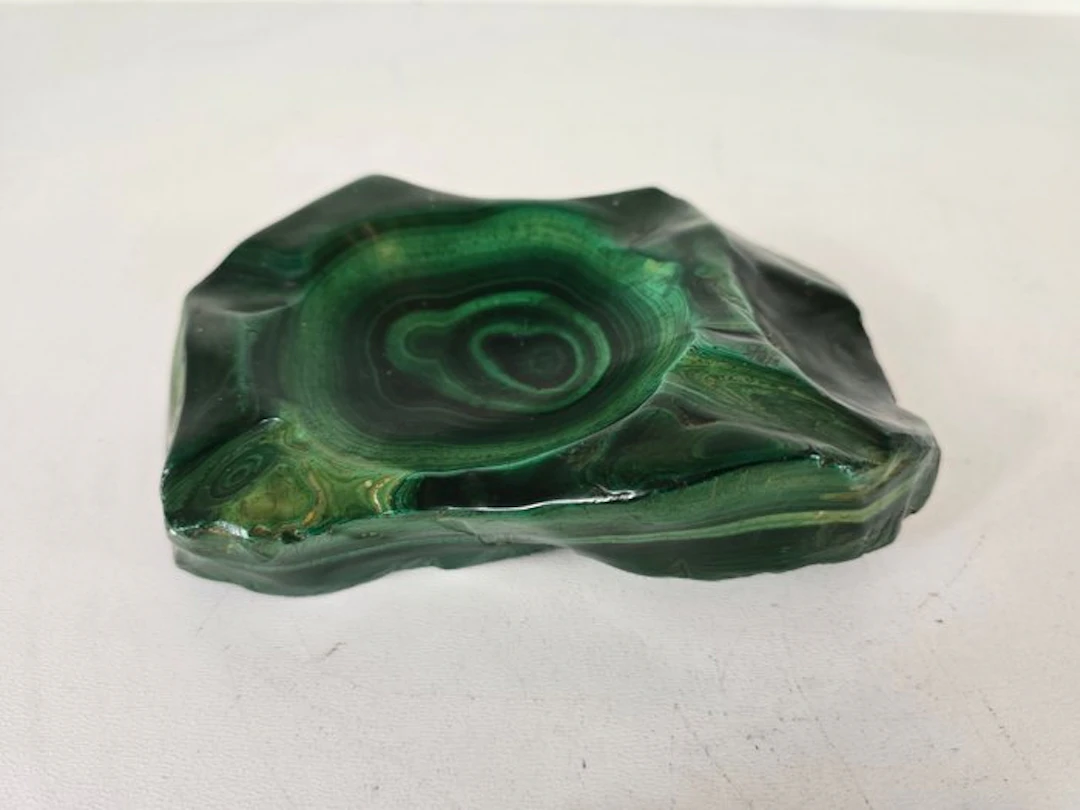 Malachite Polished - Height: 4.5 cm - Width: 15.5 cm- 1307 g