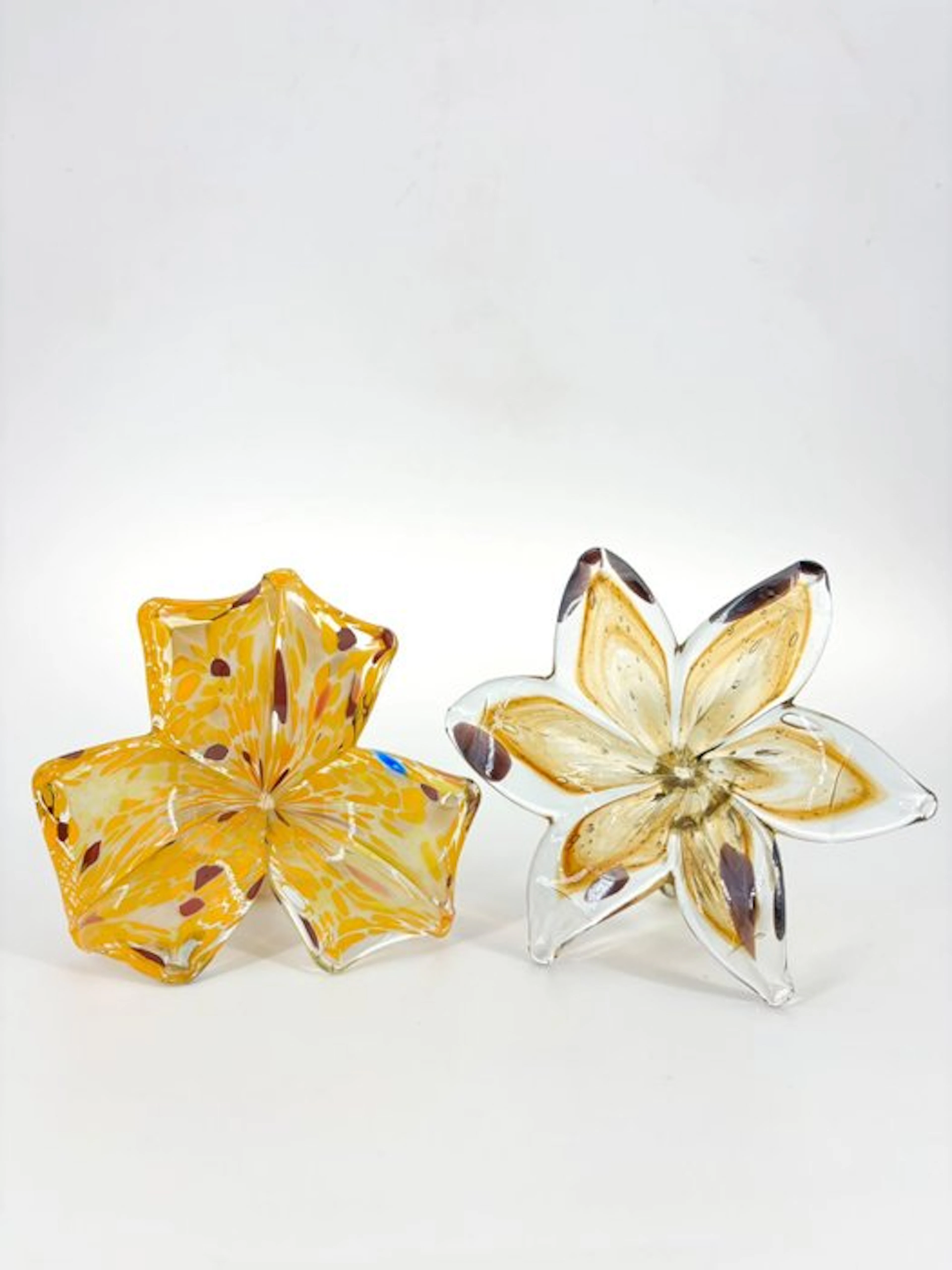 Centrepiece (2) - Glass - Flowers in Artistic Glass