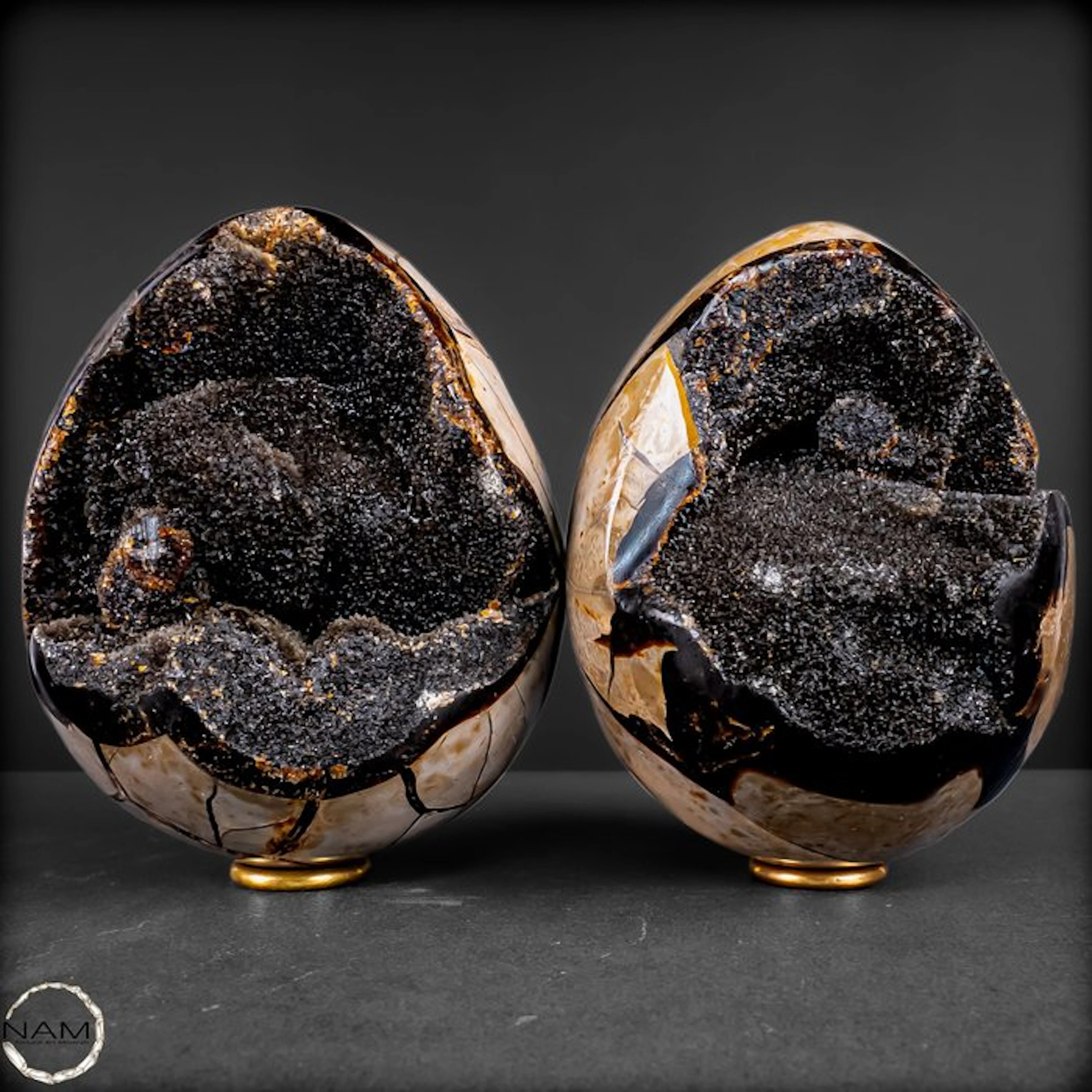 Exclusive Septarian Egg Set with sparkling Calcite...