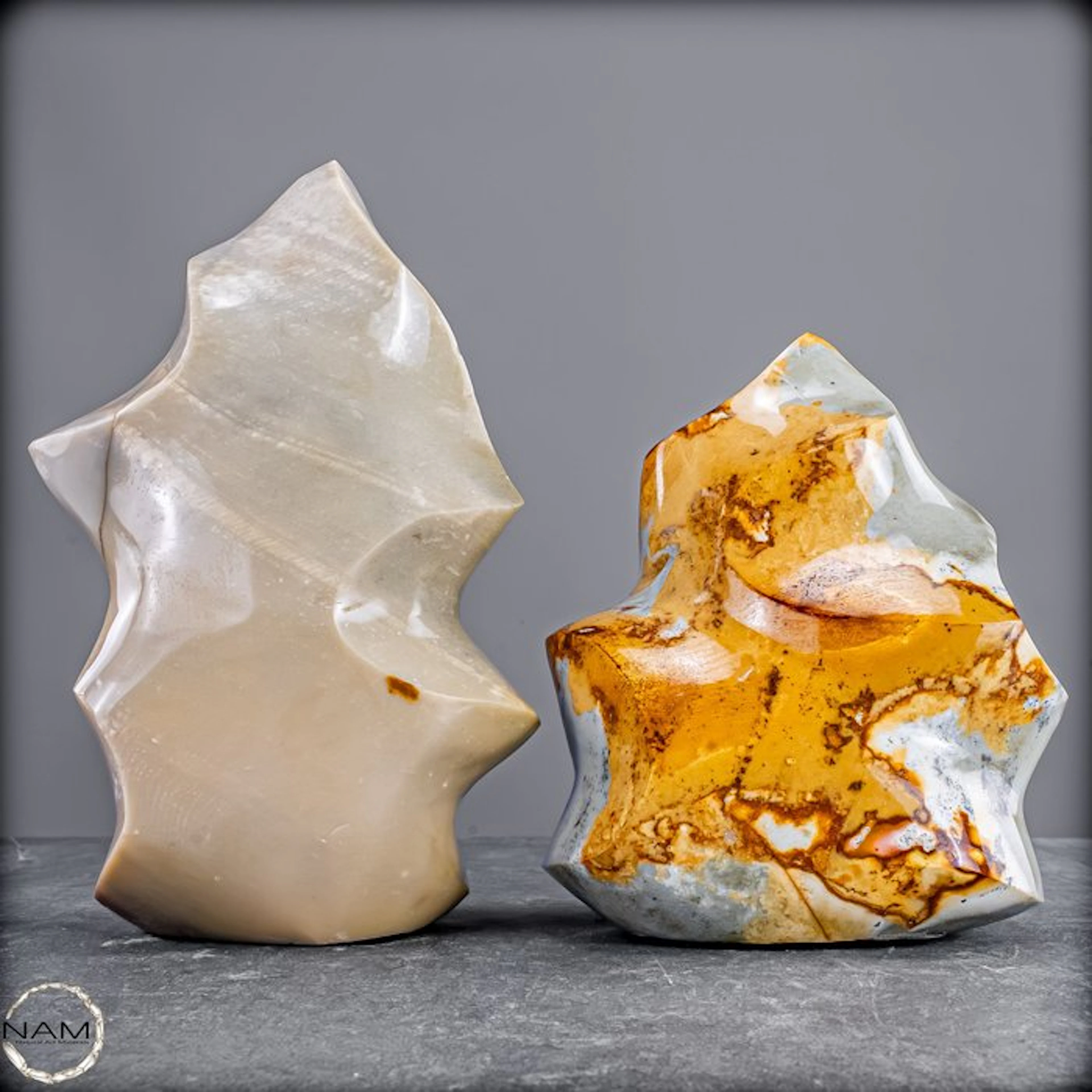 Polychrome Jasper Flame Set – Two exceptional natural rarities- 3200.02 g - (2)